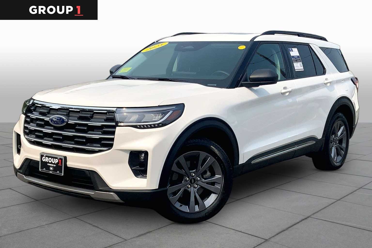 Star White Metallic Tri-Coat 2025 Ford Explorer SUV / Crossover All-Wheel Drive Automatic