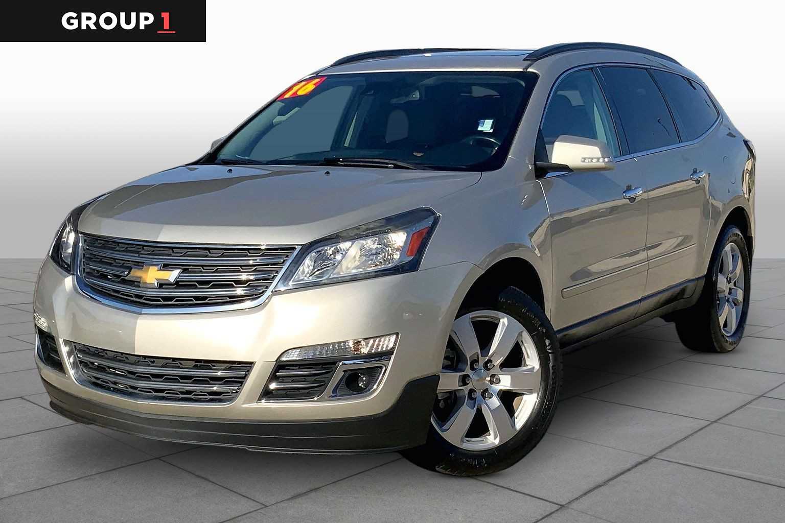 Champagne Silver Metallic 2016 Chevrolet Traverse SUV / Crossover Front-Wheel Drive 6-Speed Automatic