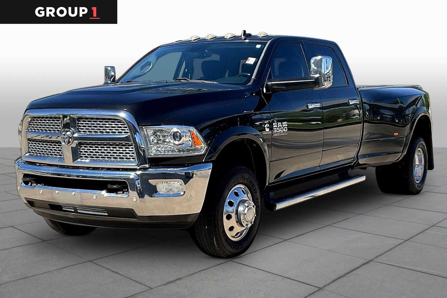 Brilliant Black Crystal Pearlcoat 2017 RAM 3500 Laramie Crew Cab LB DRW 4WD Pickup Truck Four-Wheel Drive 6-Speed Automatic