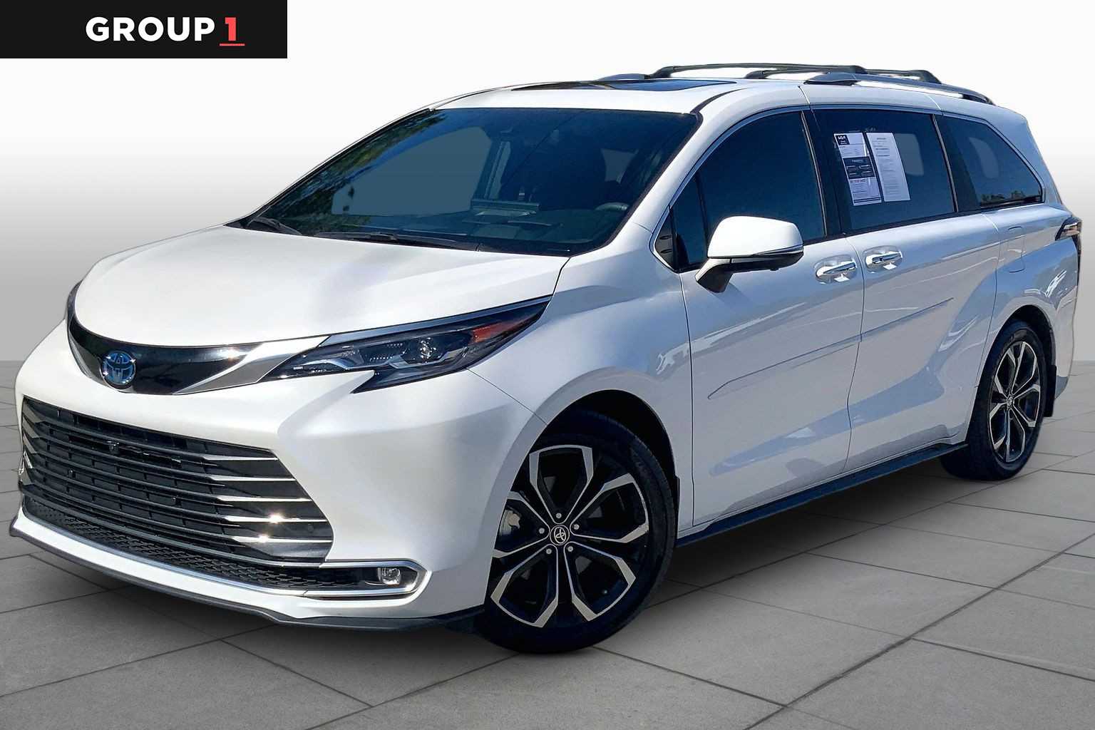 2025 Toyota Sienna Platinum 7-Passenger FWD