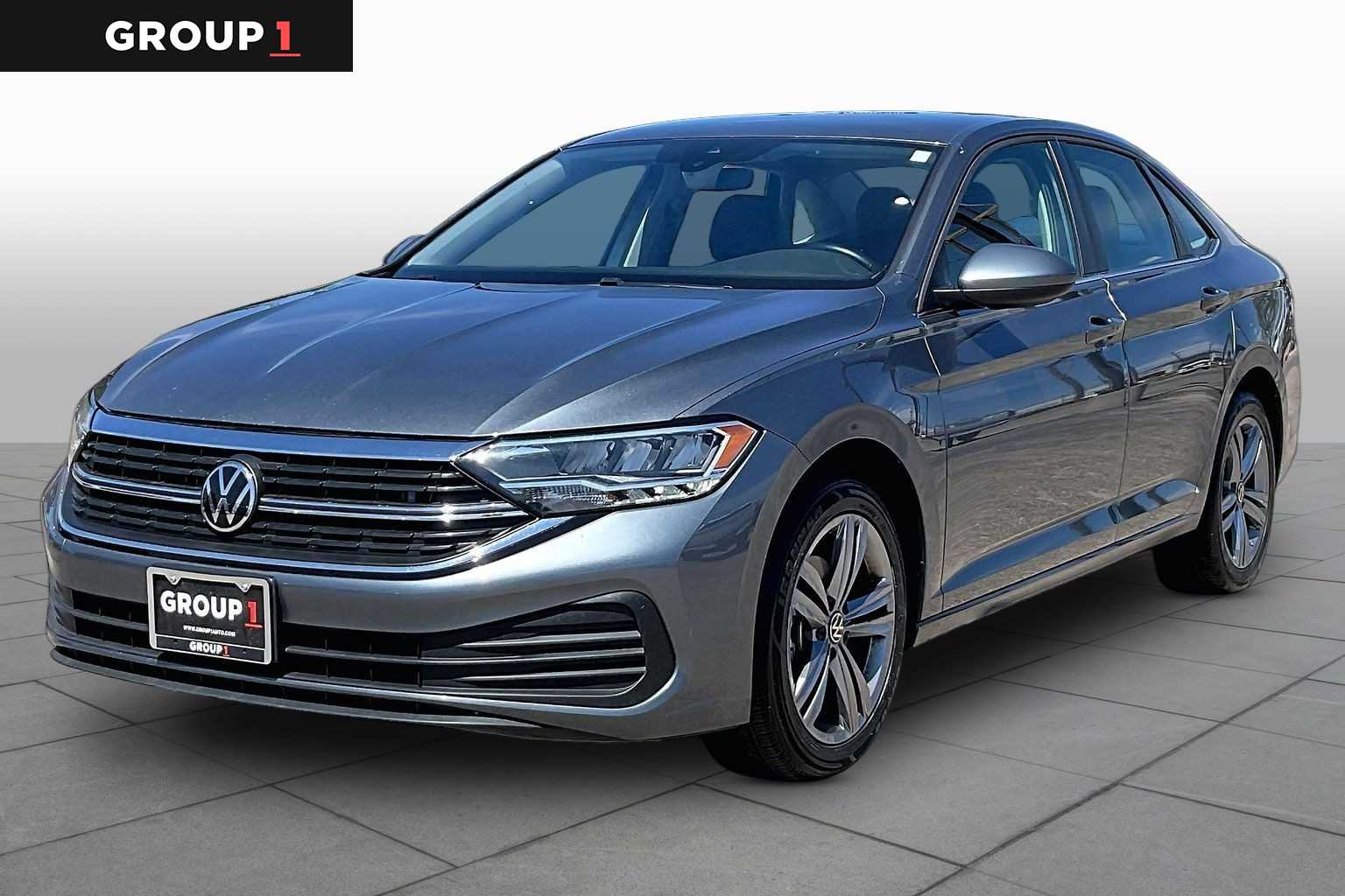 Platinum Gray Metallic 2024 Volkswagen Jetta SE FWD Sedan Front-Wheel Drive 8-Speed Automatic