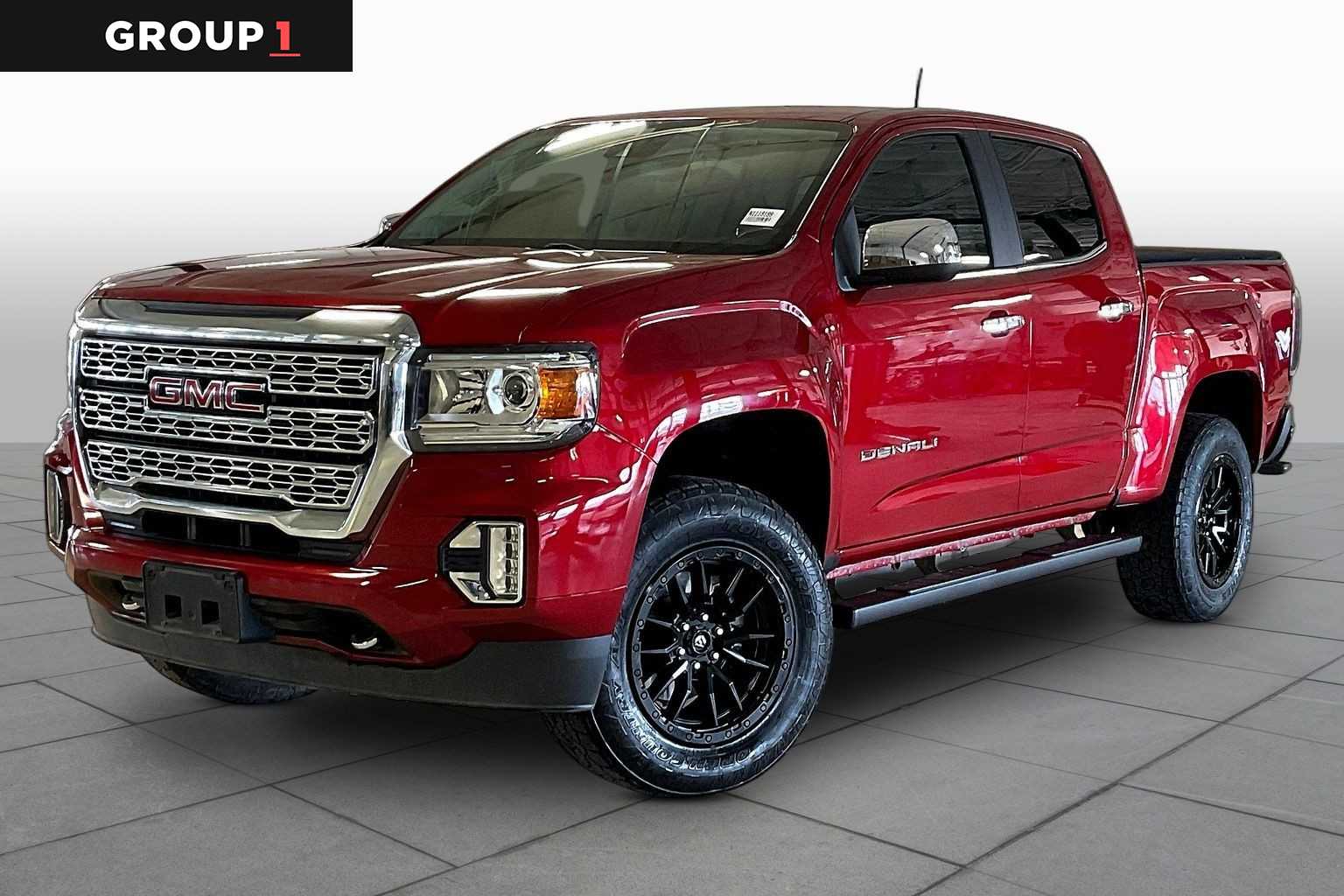 Cayenne Red Tintcoat 2022 GMC Canyon Denali Crew Cab 4WD Pickup Truck Four-Wheel Drive 8-Speed Automatic