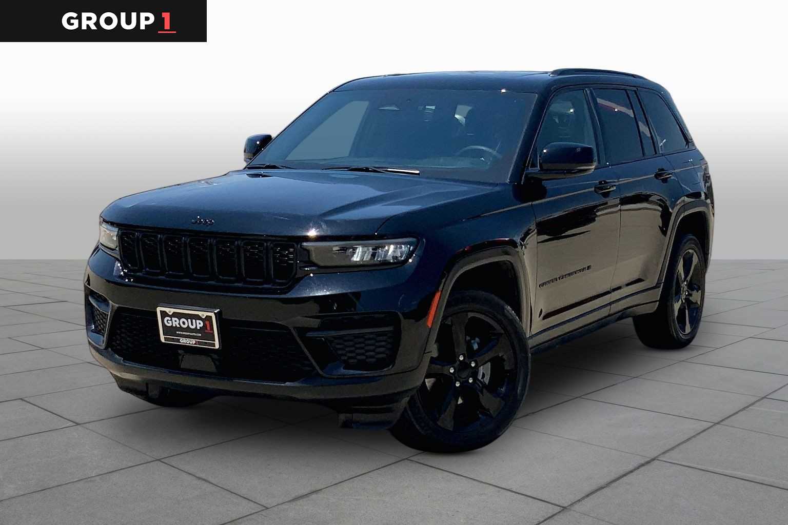 Diamond Black Crystal Pearlcoat 2023 Jeep Grand Cherokee SUV / Crossover Four-Wheel Drive 8-Speed Automatic