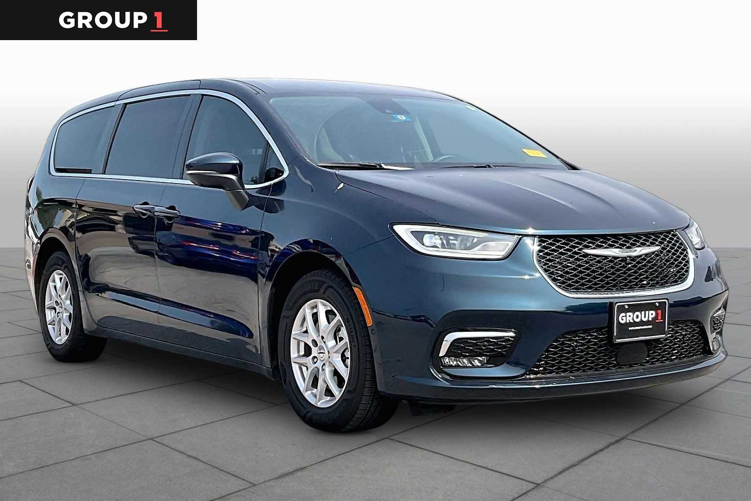  2023 Chrysler Pacifica Touring L FWD   