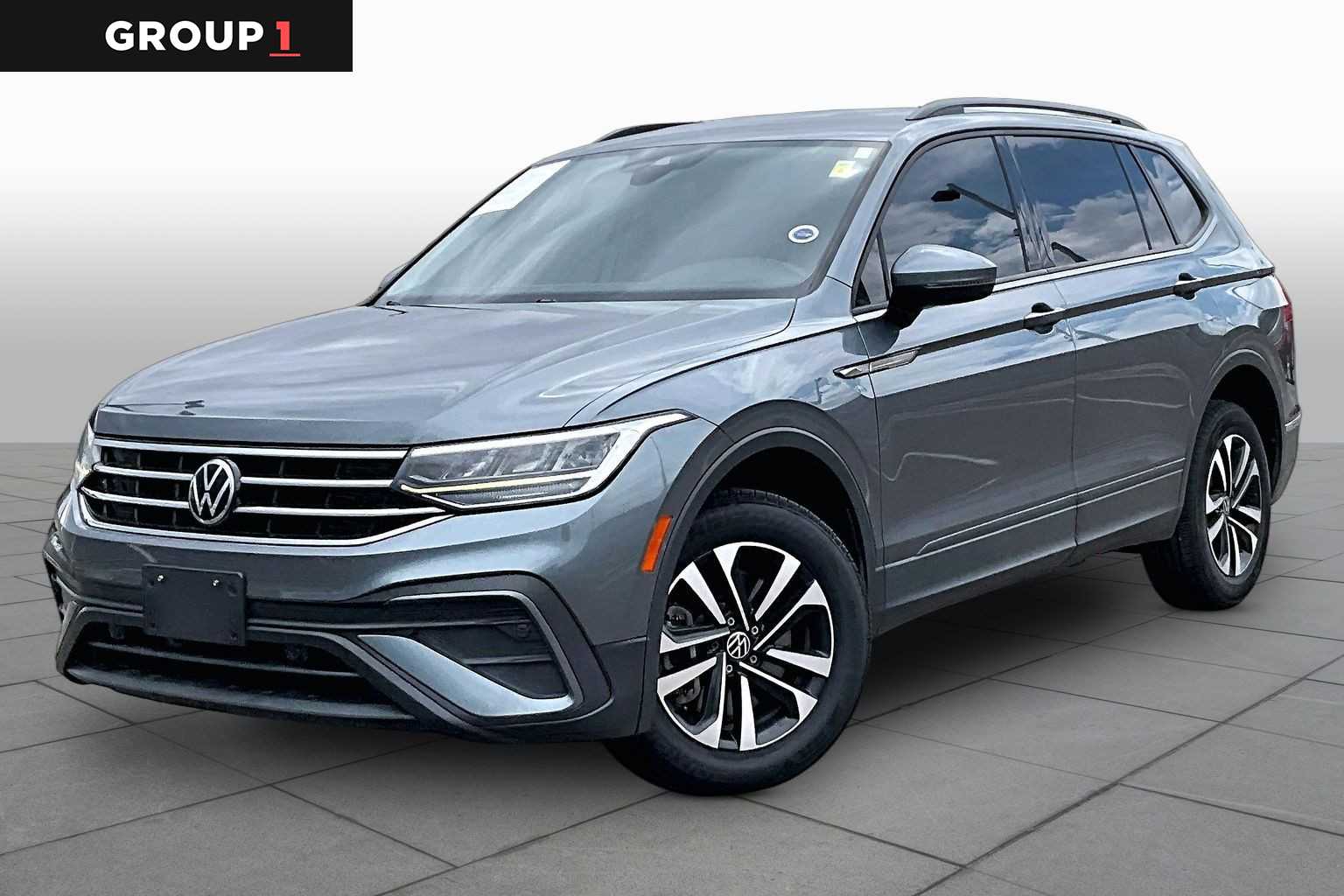 Platinum Gray Metallic 2022 Volkswagen Tiguan SUV / Crossover Front-Wheel Drive 8-Speed Automatic