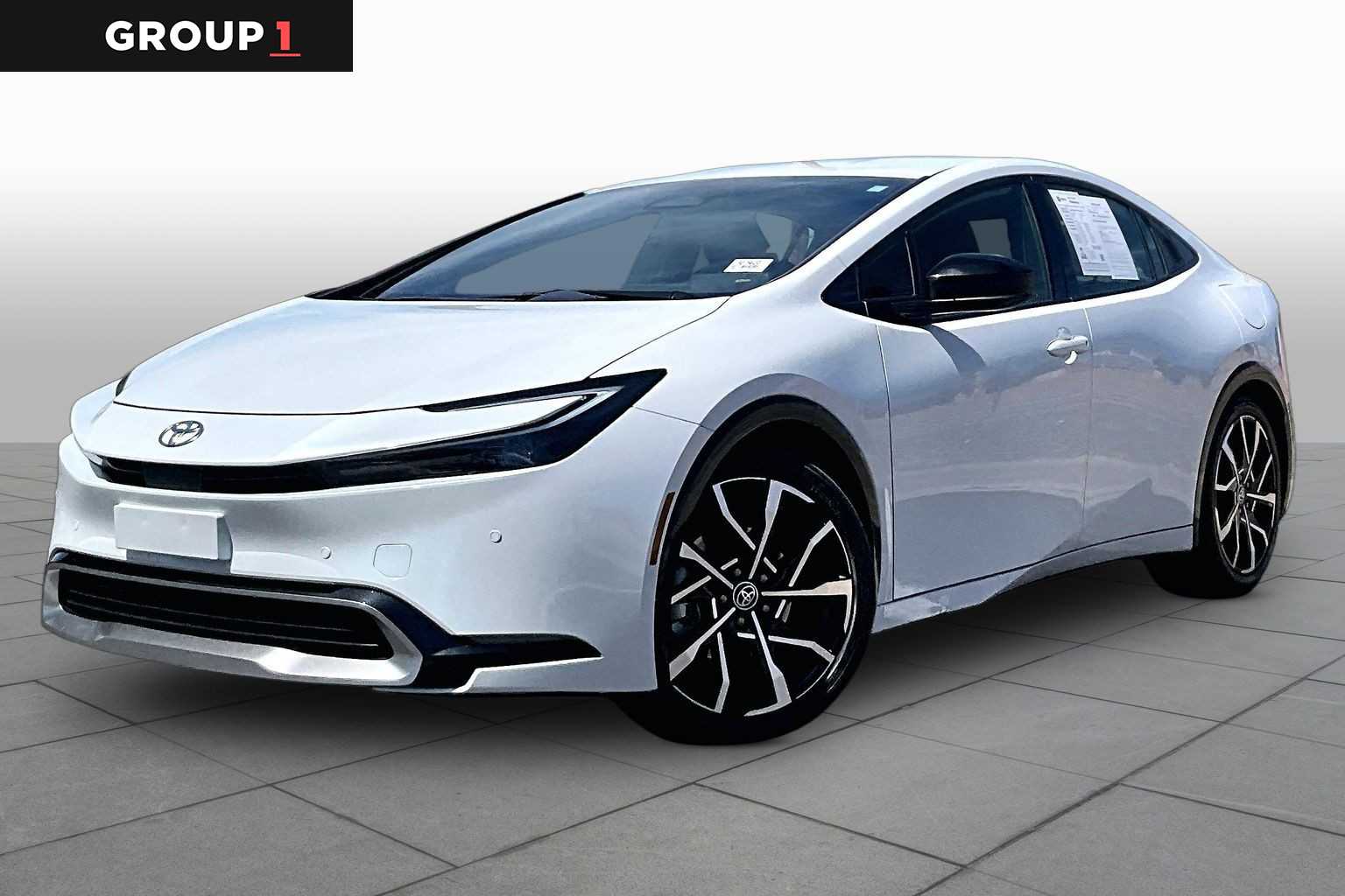White (Wind Chill Pearl) 2026 Toyota Prius Plug-In Hybrid Hatchback Front-Wheel Drive Continuously Variable Transmission