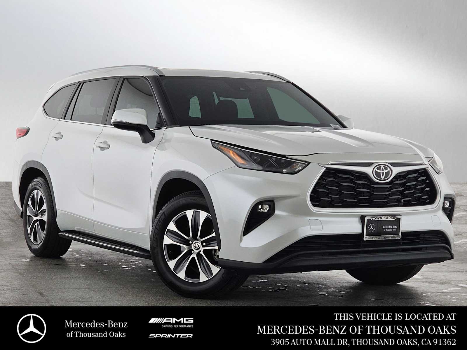 White (Wind Chill Pearl) 2023 Toyota Highlander XLE FWD SUV / Crossover Front-Wheel Drive 8-Speed Automatic