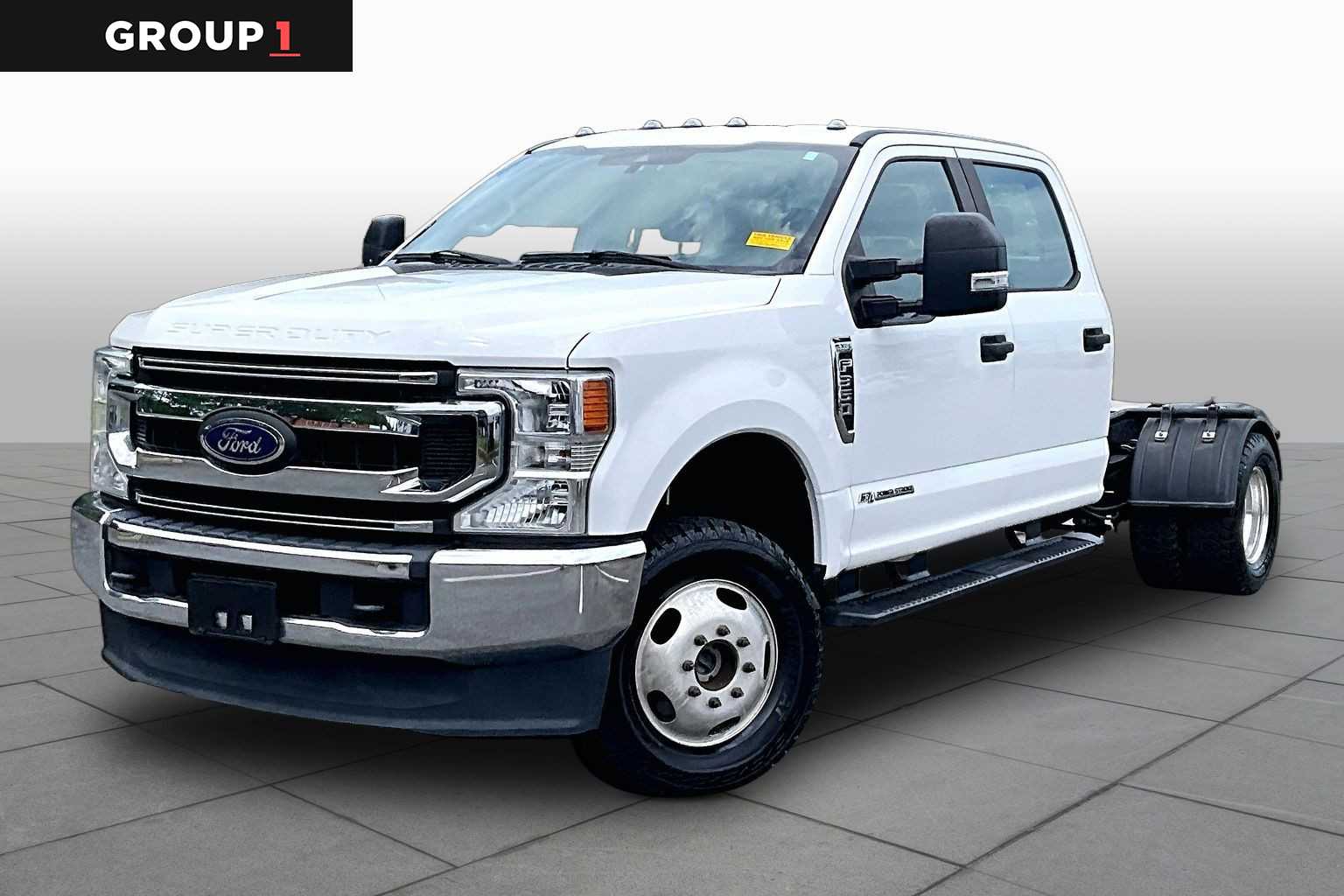 Oxford White 2020 Ford F-350 Super Duty Chassis XL Crew Cab DRW 4WD Pickup Truck Four-Wheel Drive