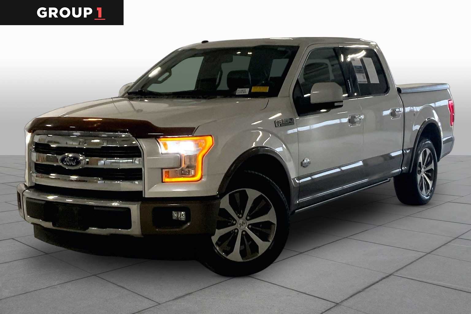 White Platinum Metallic Tri-Coat/Caribou 2017 Ford F-150 Pickup Truck 4X2 Automatic