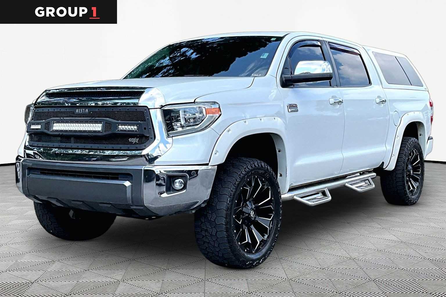 White (Wind Chill Pearl) 2021 Toyota Tundra Pickup Truck Four-Wheel Drive 6-Speed Automatic