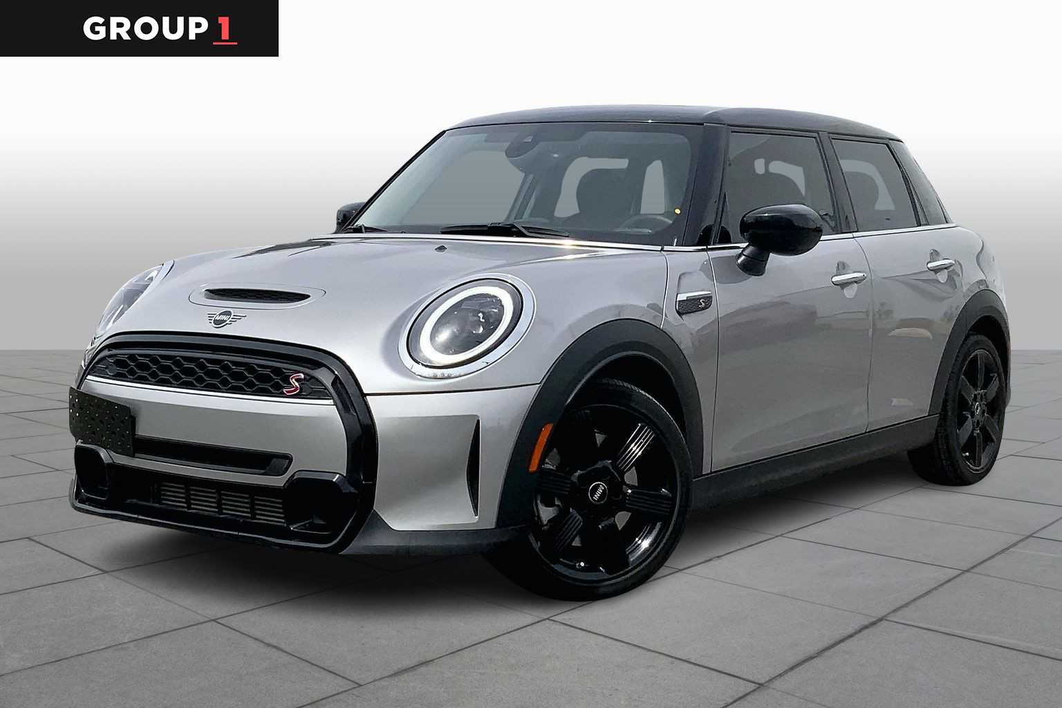 Melting Silver III Metallic 2024 MINI Cooper S 4-Door Hatchback FWD Hatchback Front-Wheel Drive 7-Speed Automatic
