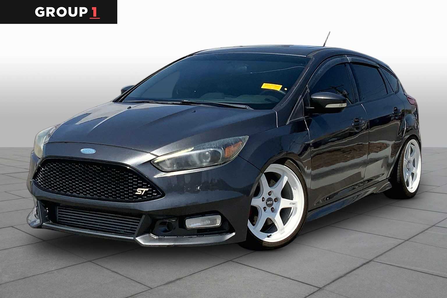 Gray (Magnetic) 2015 Ford Focus Hatchback Front-Wheel Drive Manual