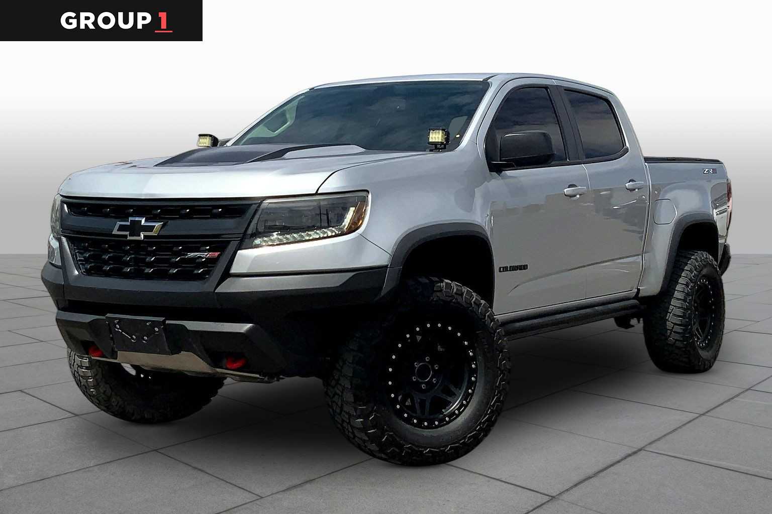 Silver Ice Metallic 2017 Chevrolet Colorado ZR2 Crew Cab 4WD Pickup Truck Four-Wheel Drive Automatic