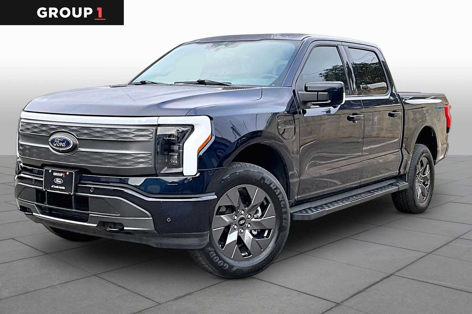 2023 Ford F-150 Lightning Lariat SuperCrew AWD