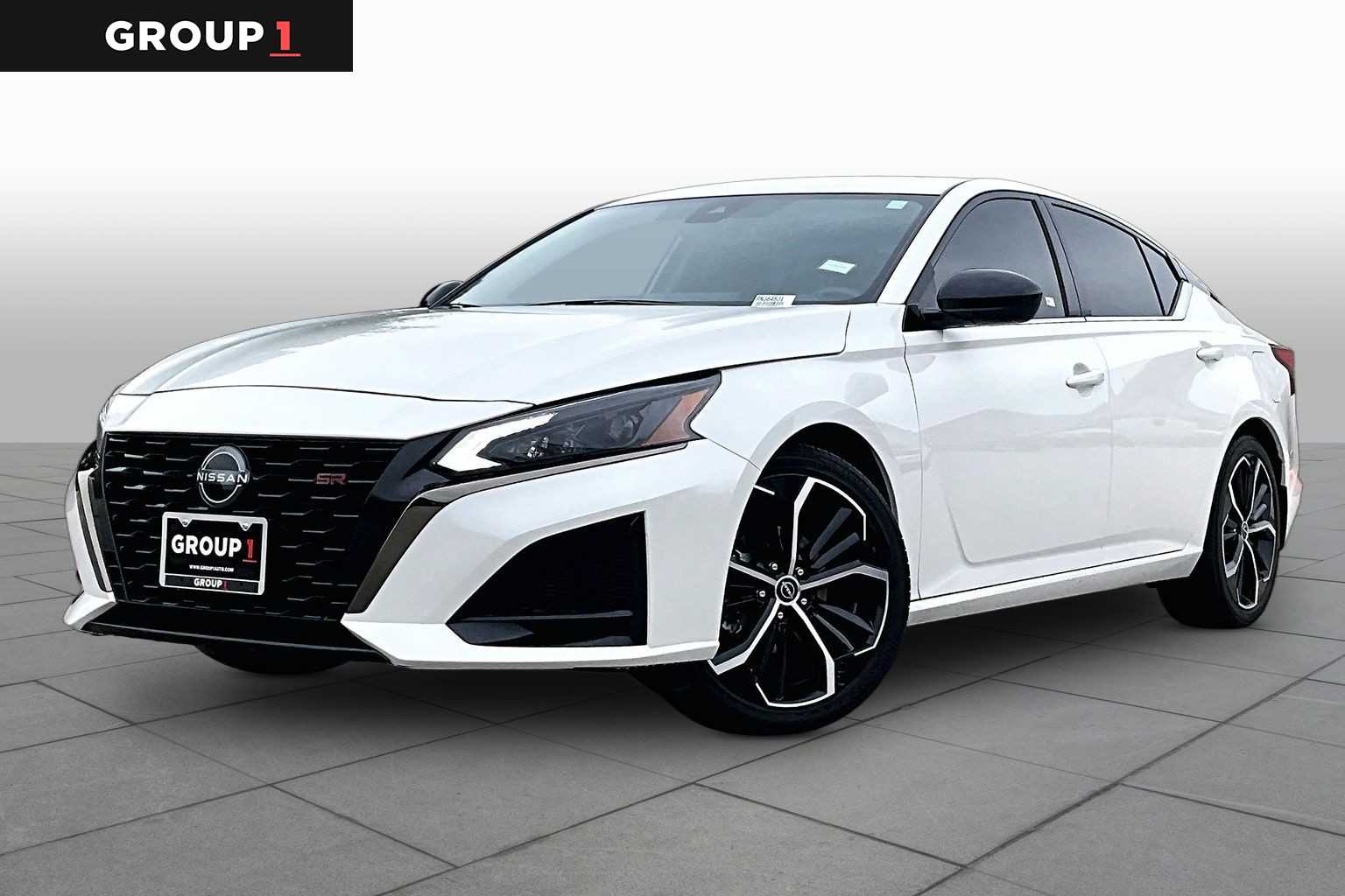 Pearl White Tricoat 2024 Nissan Altima Sedan Front-Wheel Drive Continuously Variable Transmission