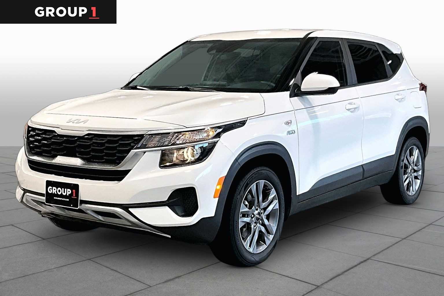 2023 Kia Seltos LX Snow White Pearl at HGreg Houston