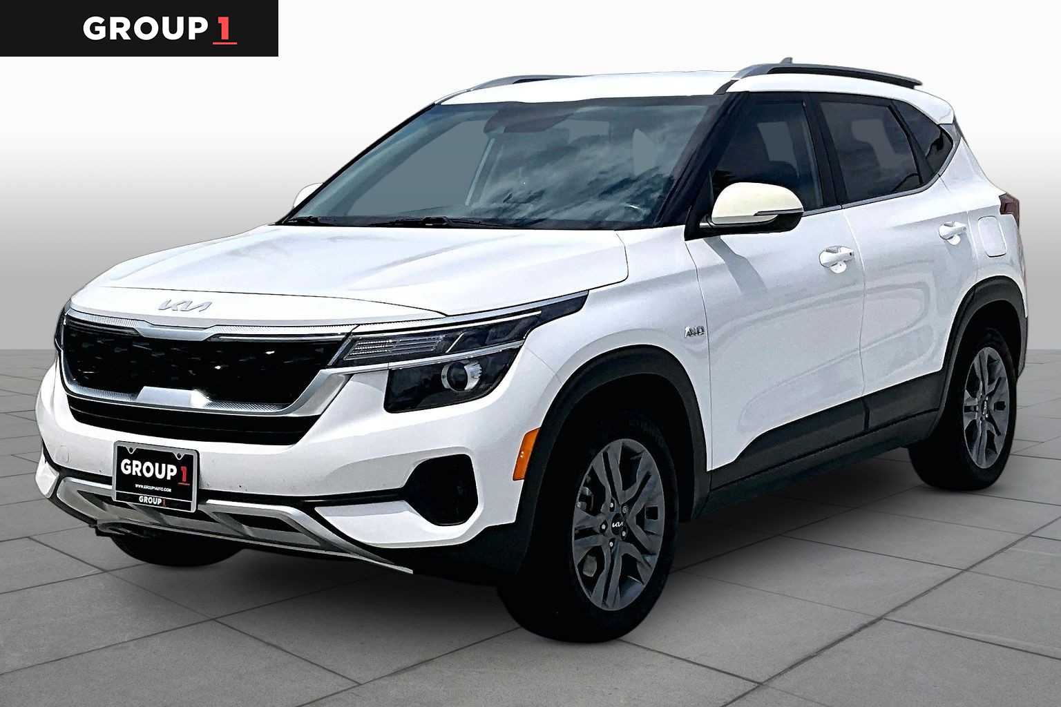 2023 Kia Seltos S Snow White Pearl at Tomball Ford