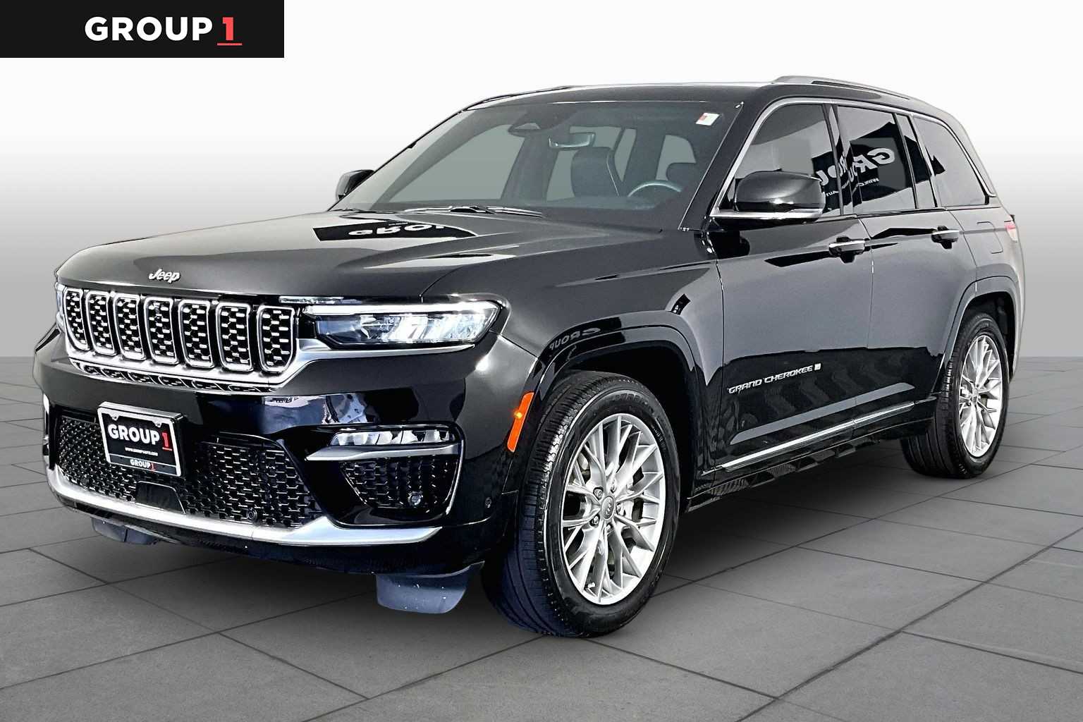 Diamond Black Crystal Pearlcoat 2022 Jeep Grand Cherokee SUV / Crossover Four-Wheel Drive 8-Speed Automatic