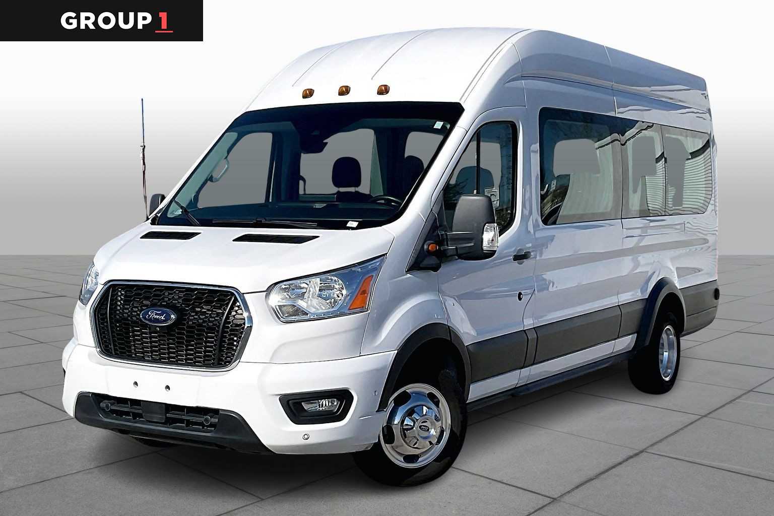 2022 Ford Transit Passenger 350 HD XLT High Roof Extended LB DRW RWD