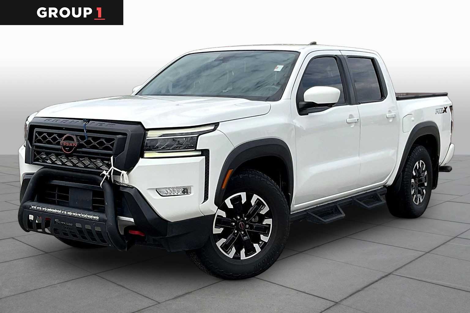 2022 Nissan Frontier PRO-X Crew Cab RWD Blanco (Glacier White) Camioneta 4X2 9 velocidades Automática