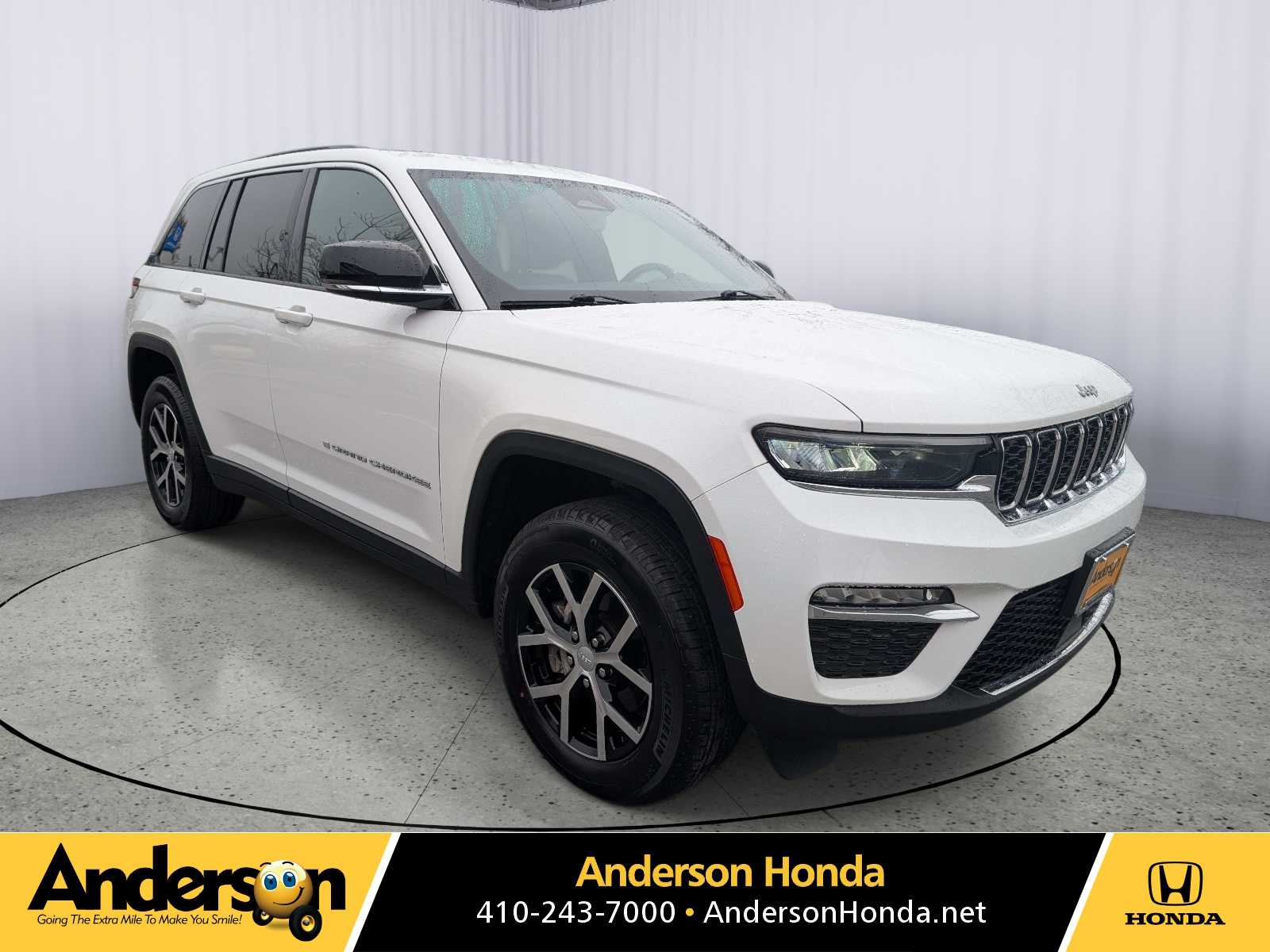 Bright White Clearcoat 2024 Jeep Grand Cherokee Limited 4WD SUV / Crossover Four-Wheel Drive 8-Speed Automatic