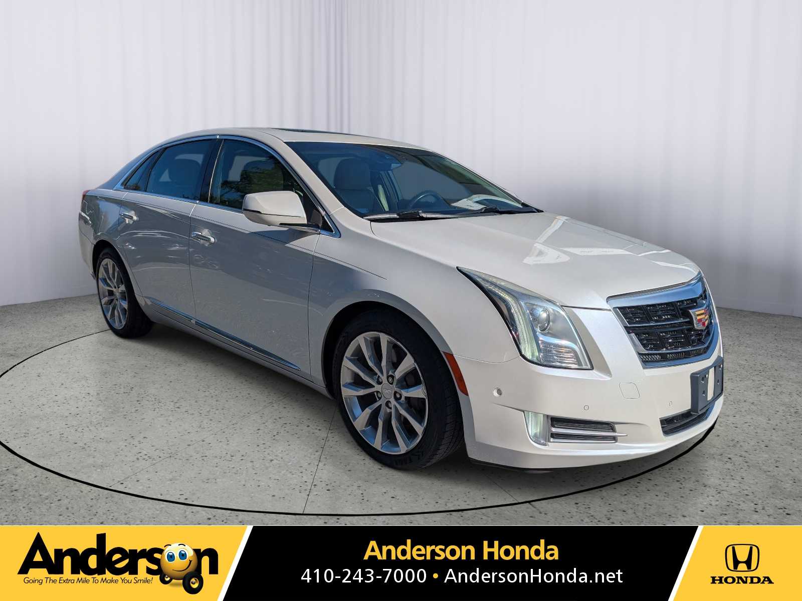 Crystal White Tricoat 2016 Cadillac XTS Sedan Front-Wheel Drive 6-Speed Automatic