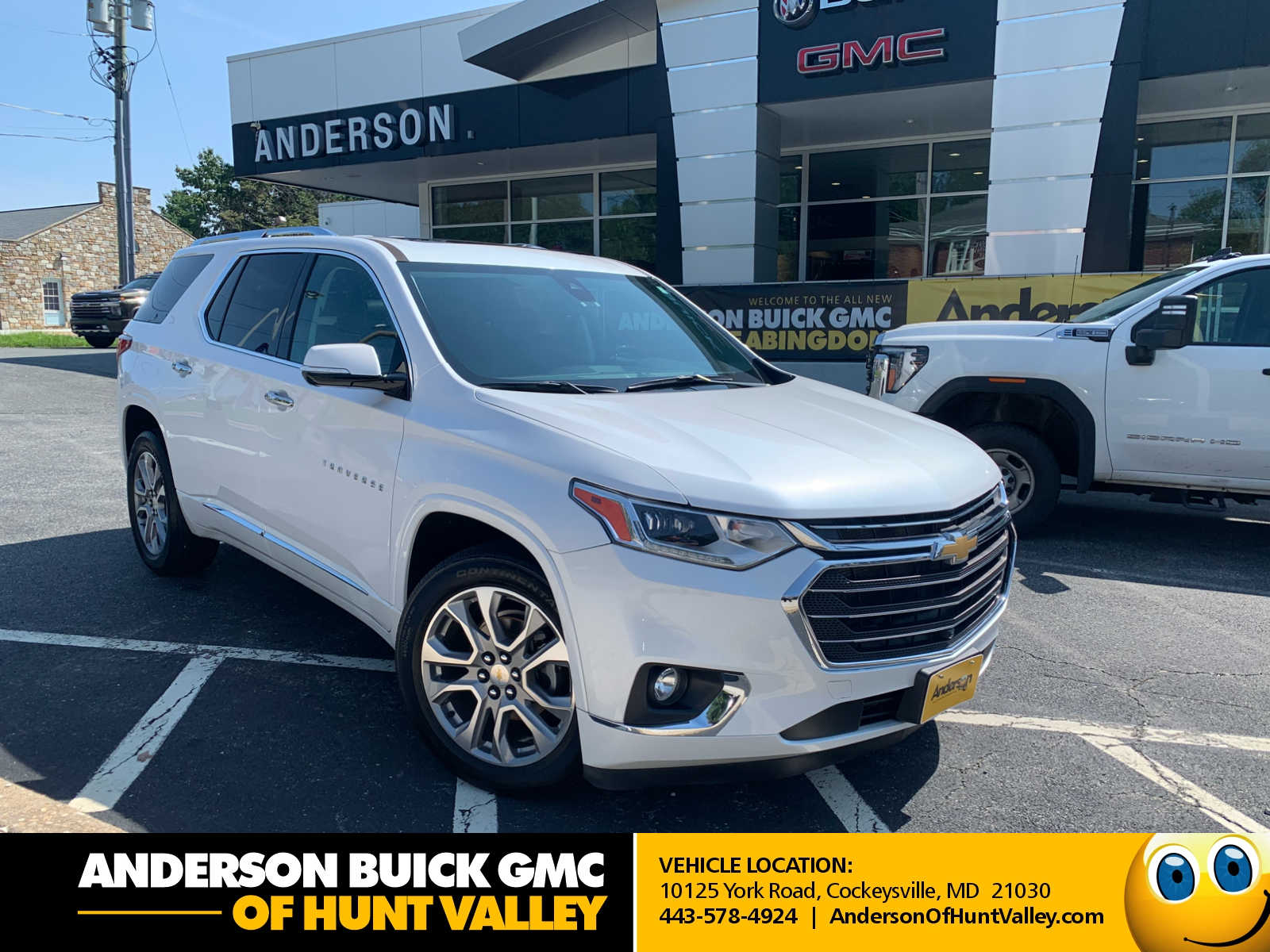 White (Iridescent Pearl Tricoat) 2020 Chevrolet Traverse SUV / Crossover Four-Wheel Drive 9-Speed Automatic