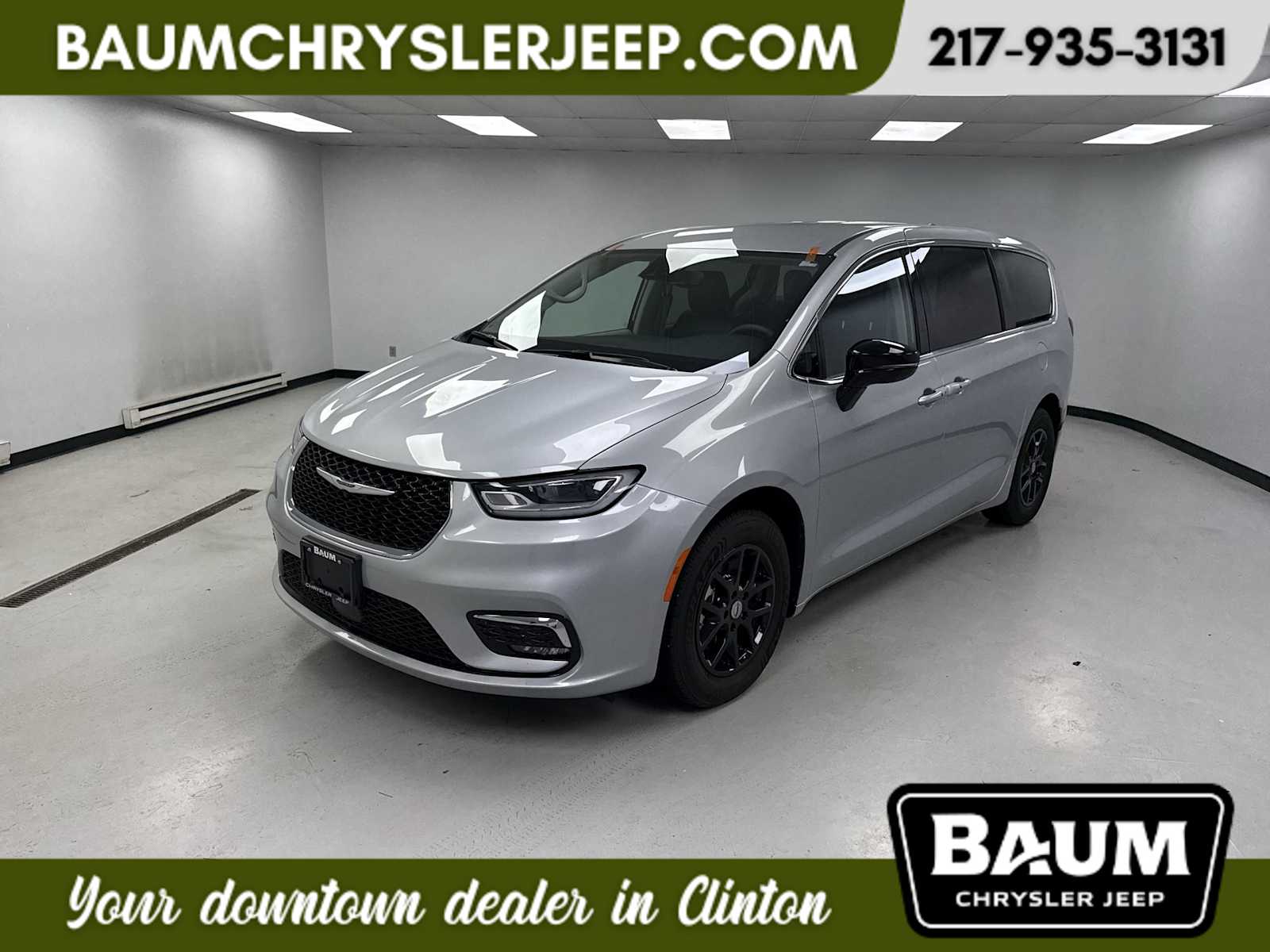 Silver Mist Clearcoat 2024 Chrysler Pacifica Touring L FWD Minivan Front-Wheel Drive 9-Speed Automatic