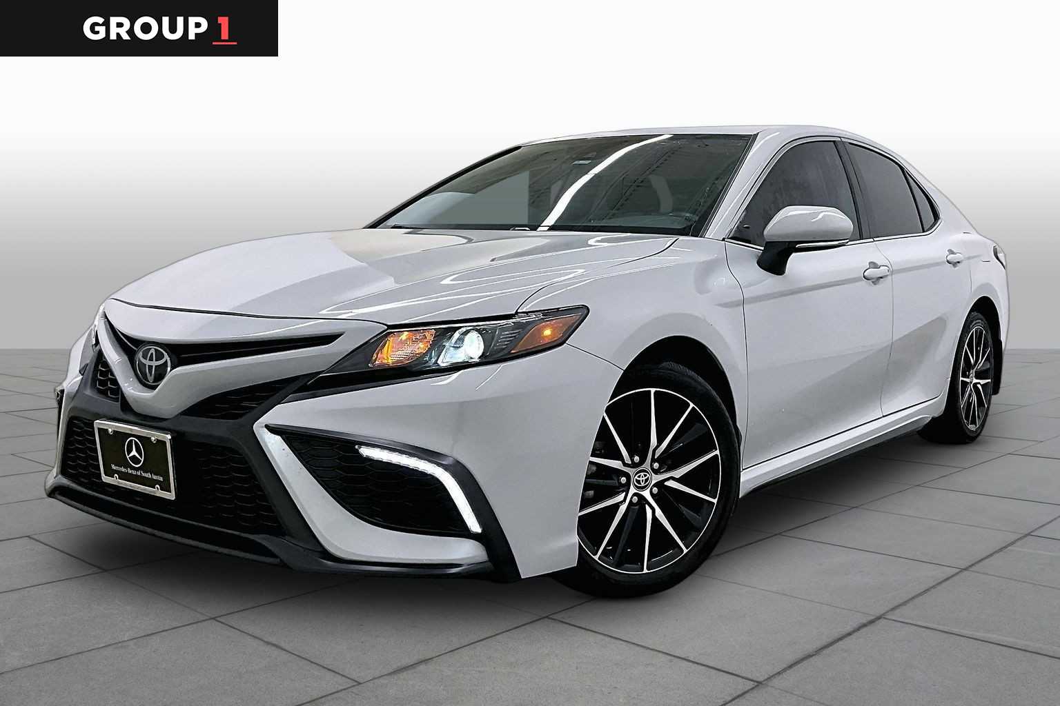 Ice Edge 2024 Toyota Camry Sedan Front-Wheel Drive 8-Speed Automatic