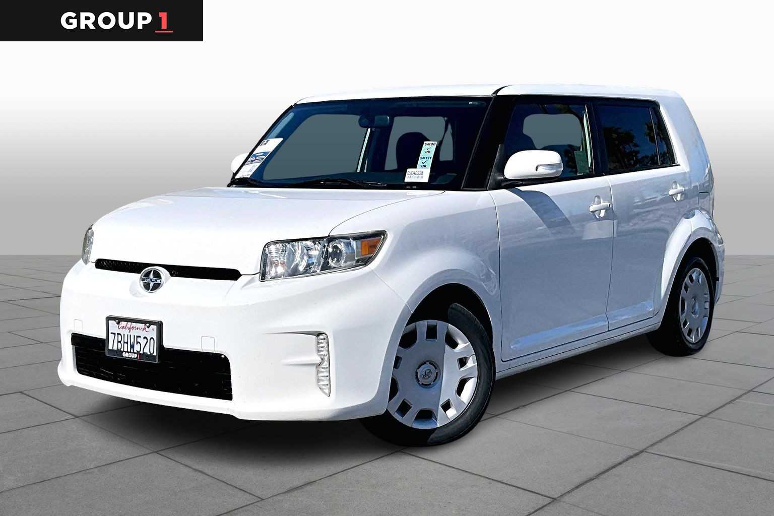 Super White 2013 Scion xB Wagon Automatic
