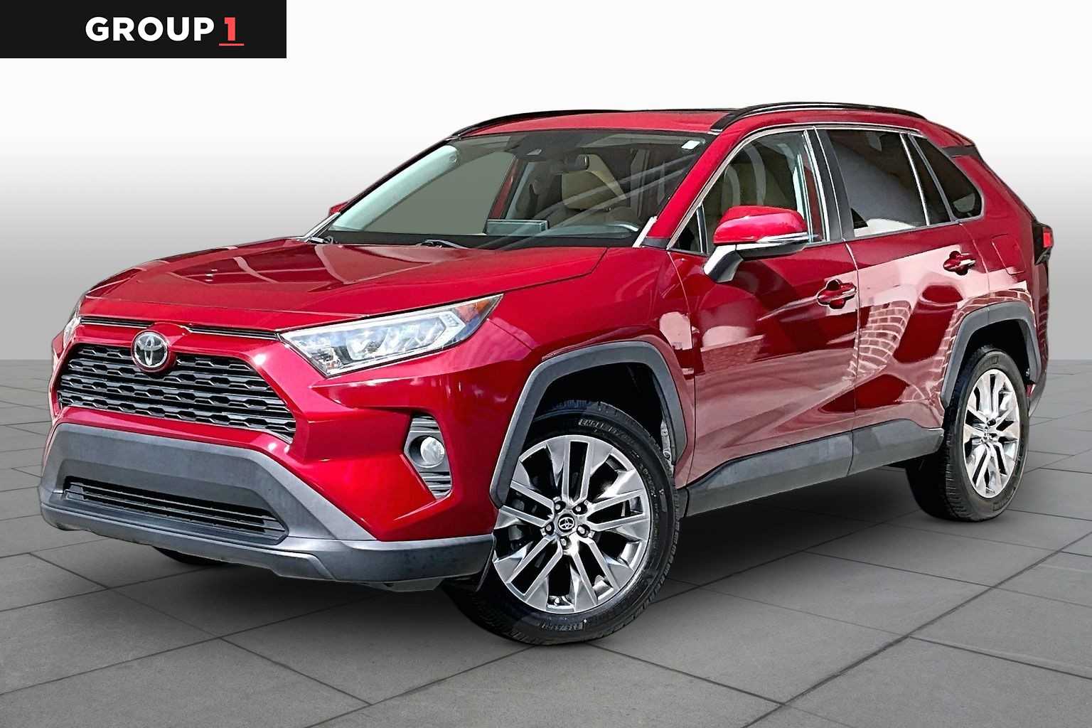 Red (Ruby Flare Pearl) 2019 Toyota RAV4 XLE Premium FWD SUV / Crossover Front-Wheel Drive 8-Speed Automatic