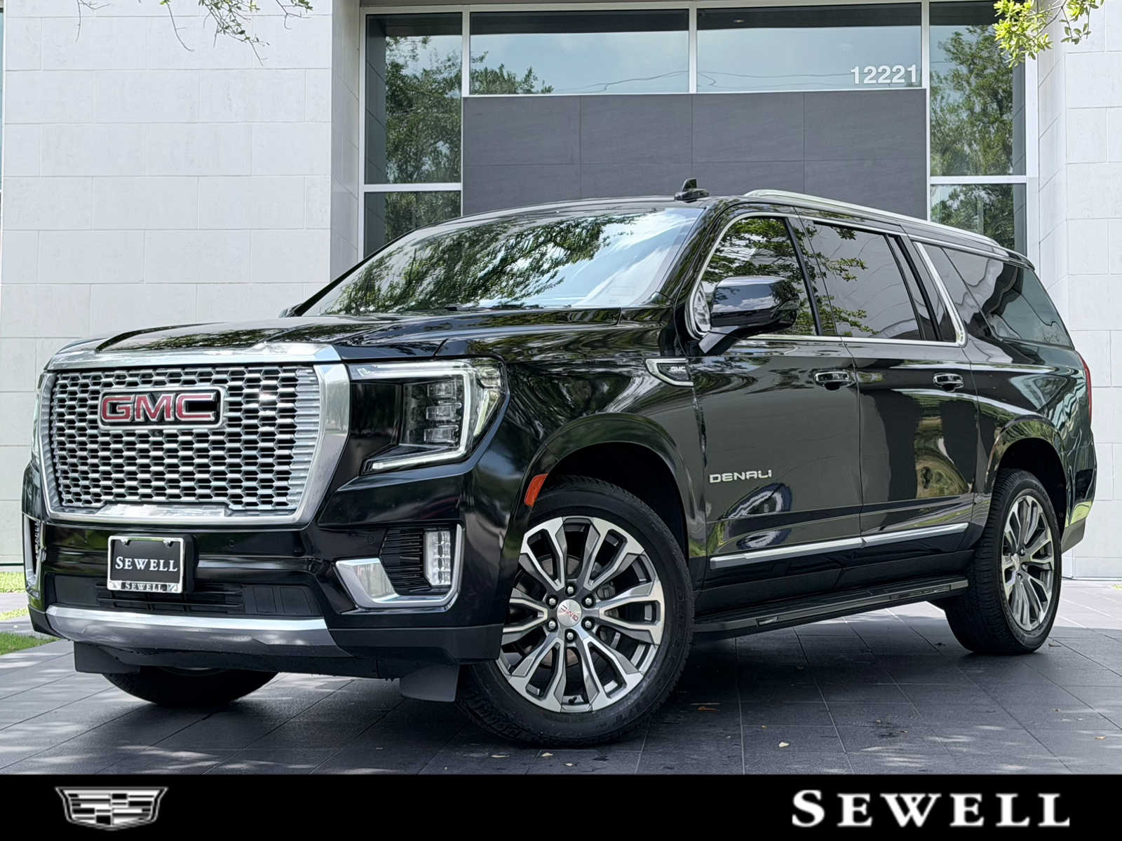2021 GMC Yukon XL Denali RWD photo