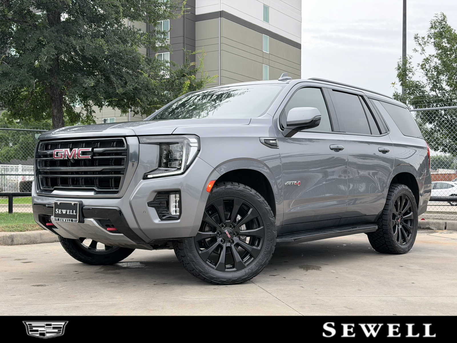 2021 GMC Yukon 4WD AT4's photo