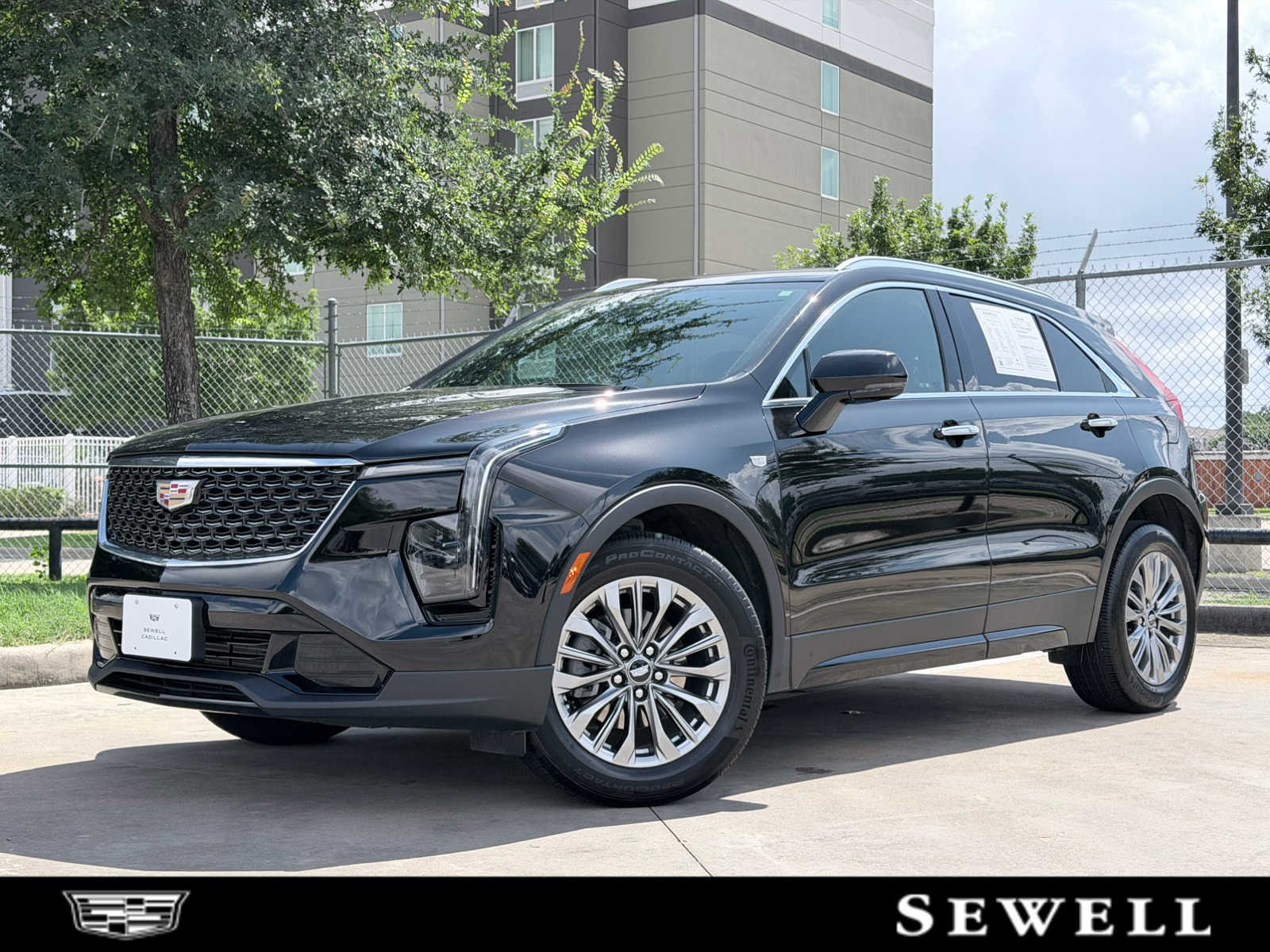 2024 Cadillac XT4 FWD Premium Luxury