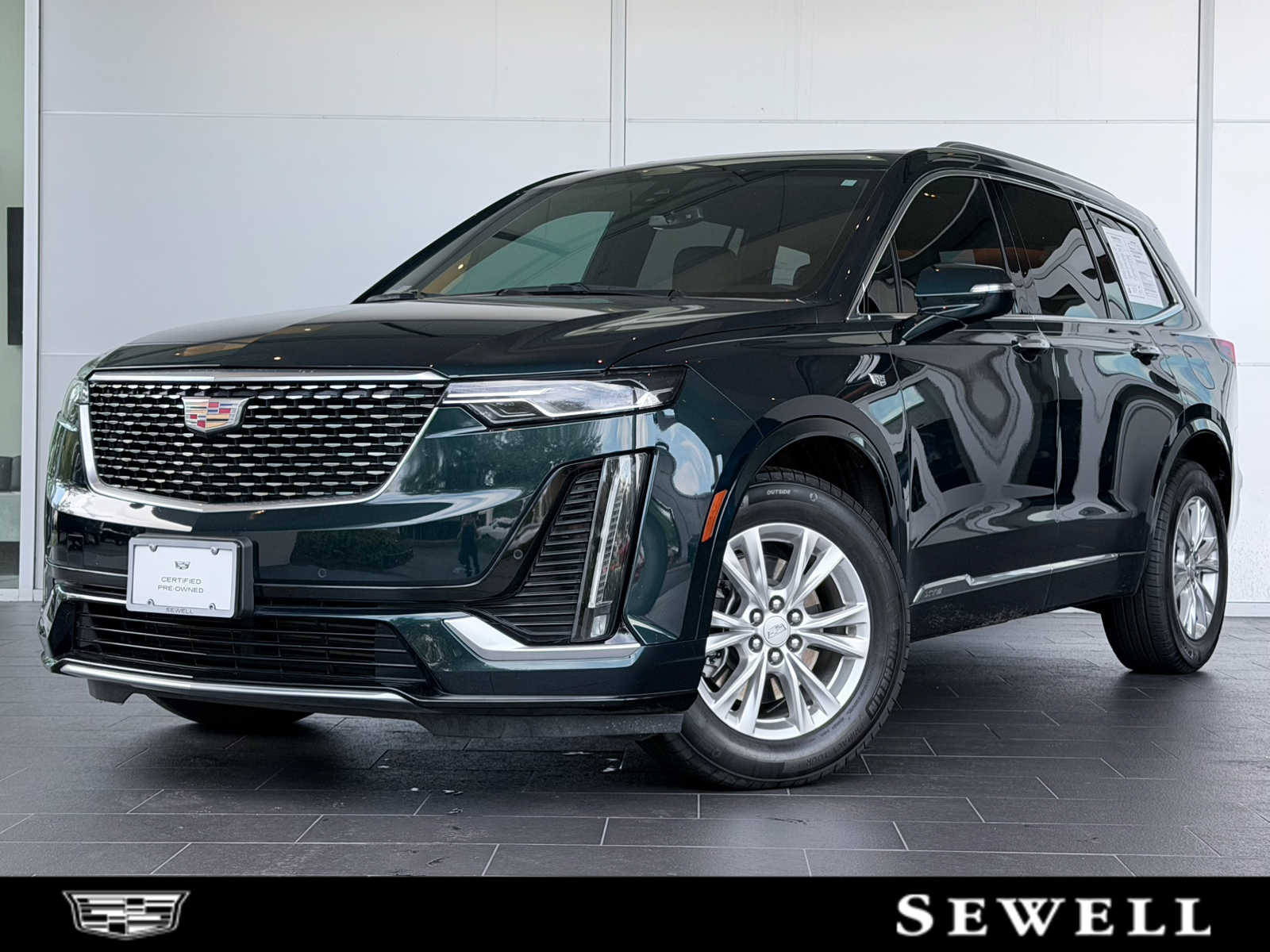 2025 Cadillac XT6 FWD Luxury