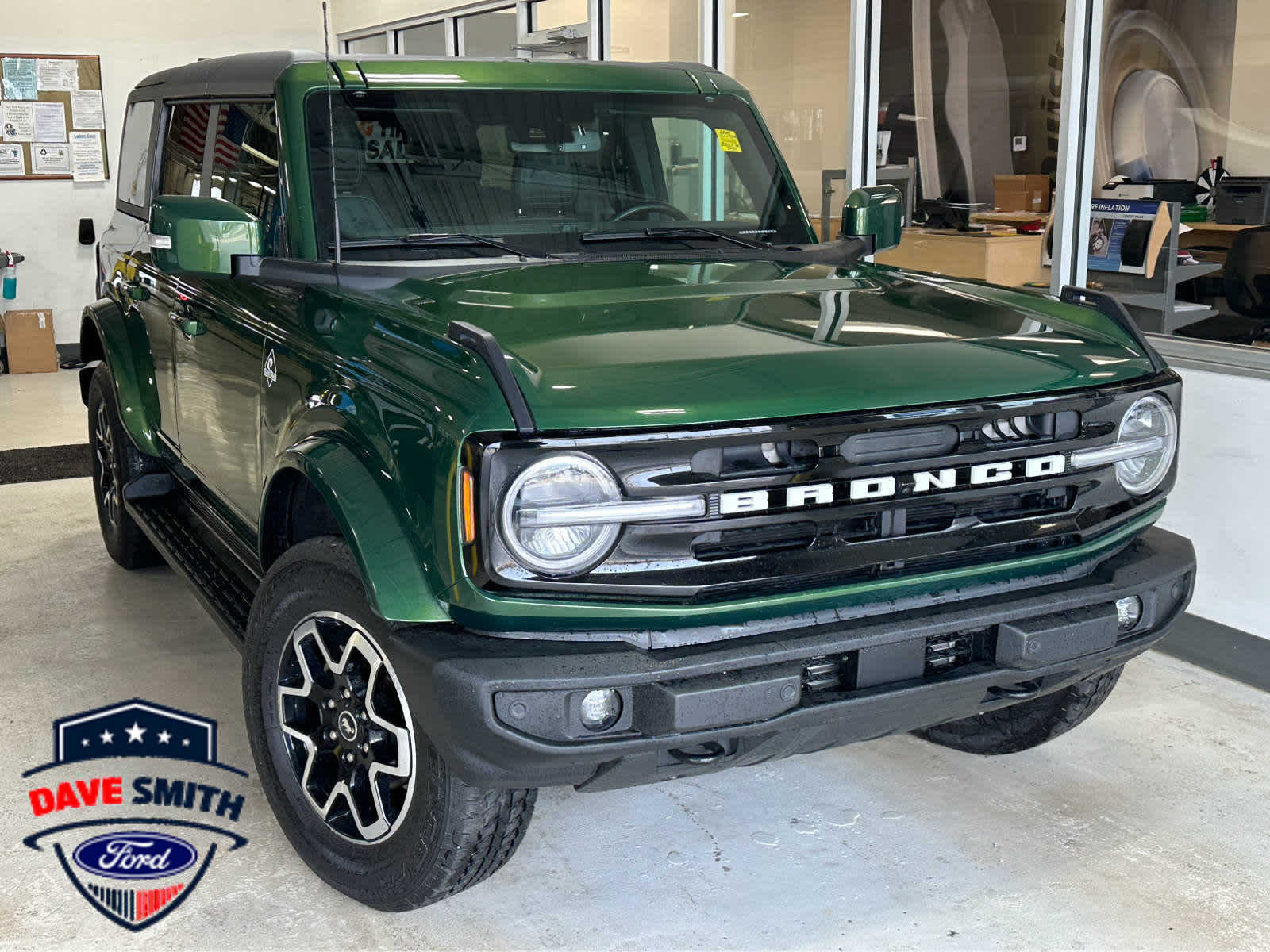 Eruption Green Metallic 2025 Ford Bronco Outer Banks 4-Door 4WD SUV / Crossover Four-Wheel Drive Automatic