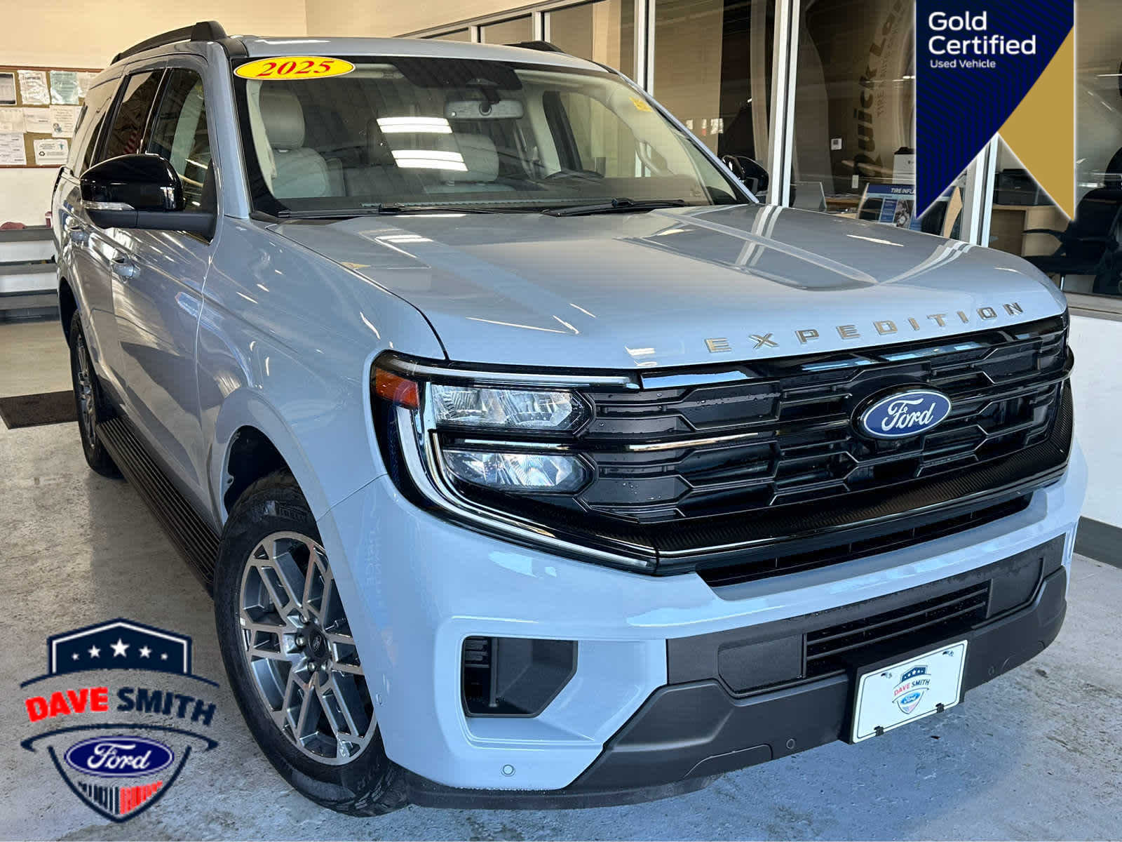 Glacier Gray Metallic Tri-Coat 2025 Ford Expedition SUV / Crossover Four-Wheel Drive Automatic