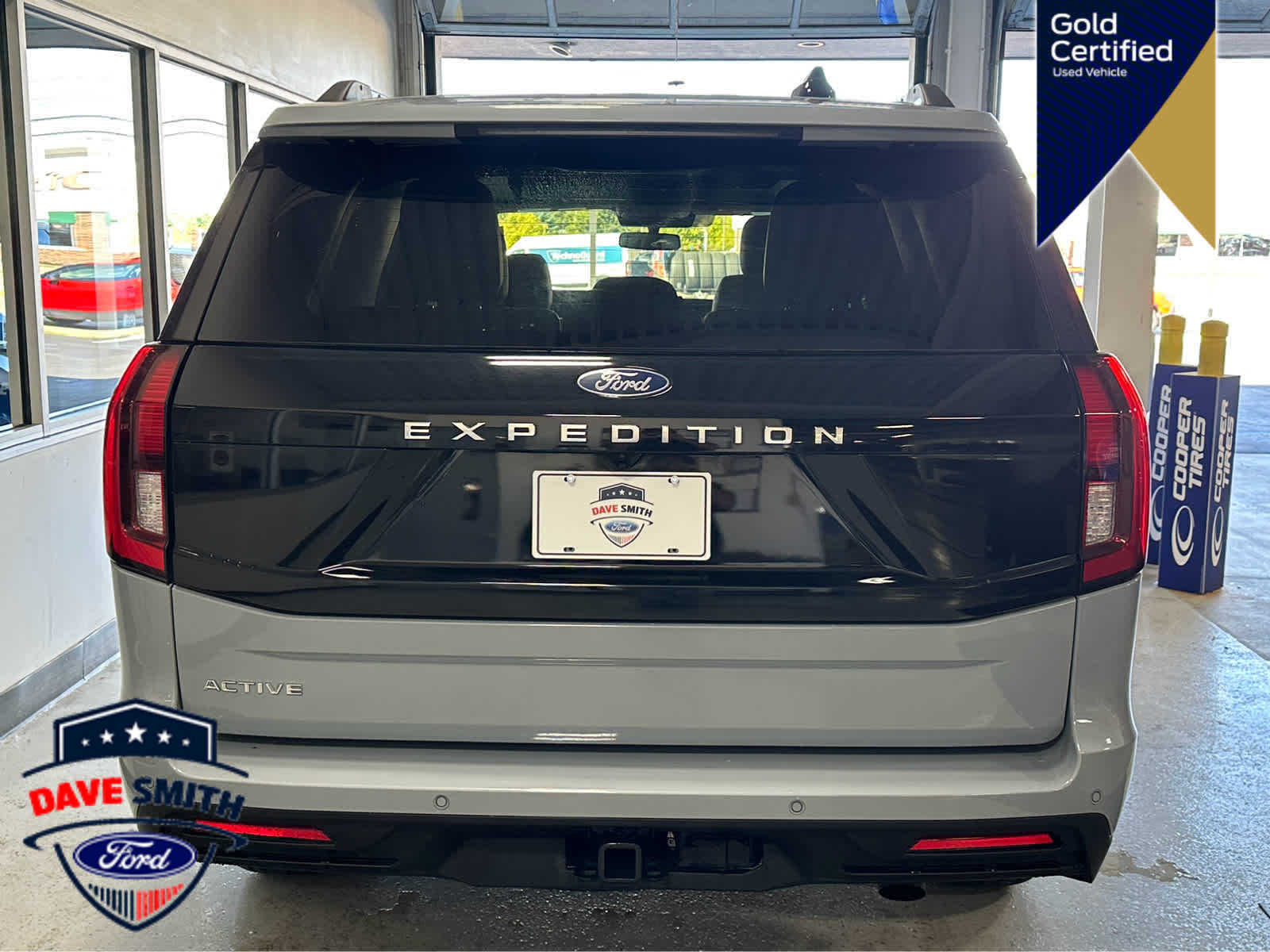 Glacier Gray Metallic Tri-Coat 2025 Ford Expedition SUV / Crossover Four-Wheel Drive Automatic