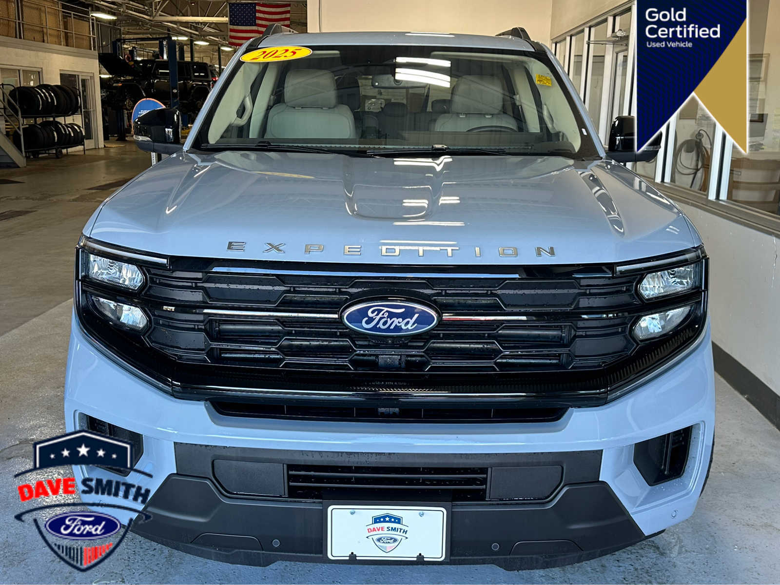Glacier Gray Metallic Tri-Coat 2025 Ford Expedition SUV / Crossover Four-Wheel Drive Automatic