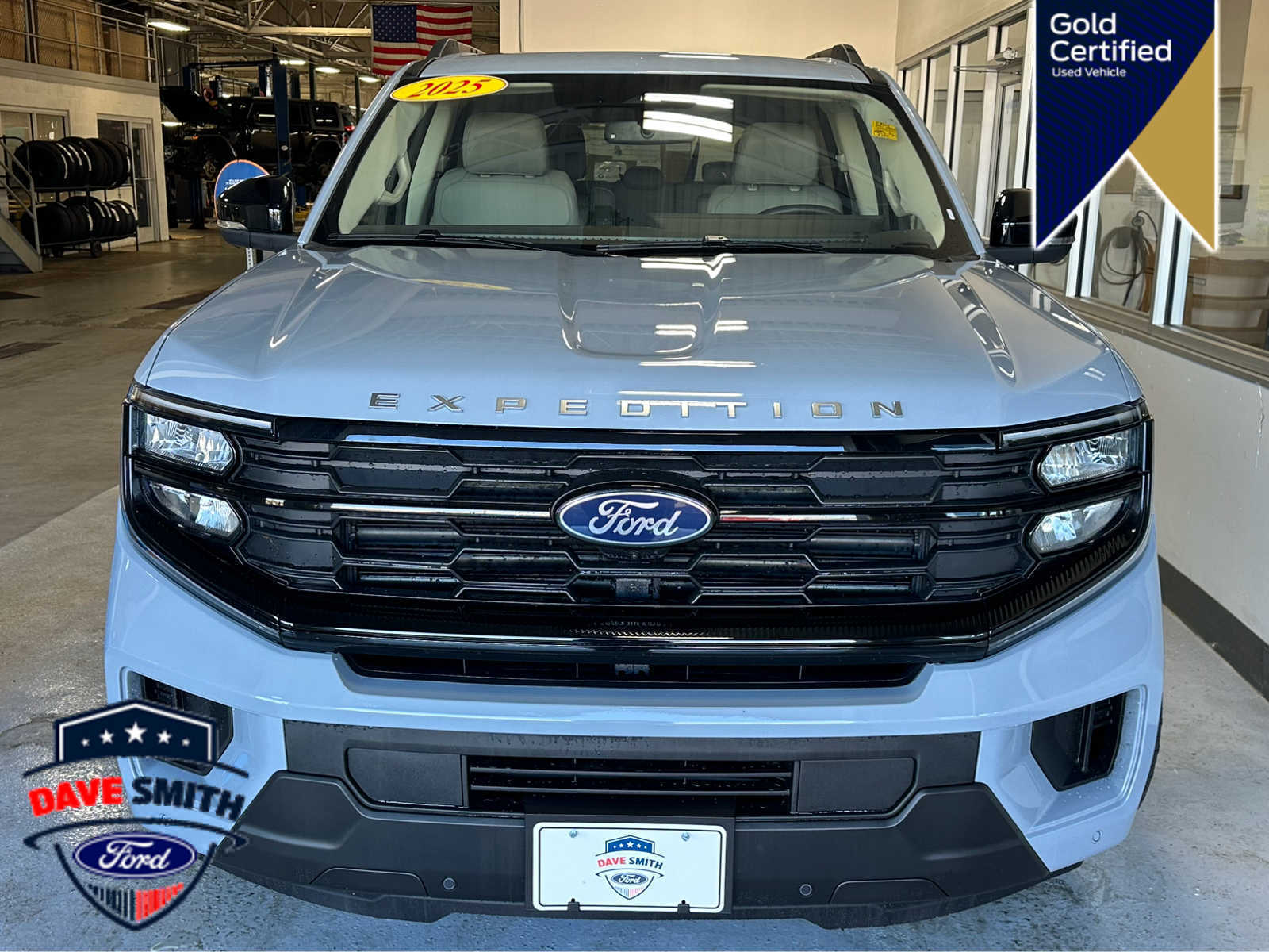 Glacier Gray Metallic Tri-Coat 2025 Ford Expedition SUV / Crossover Four-Wheel Drive Automatic