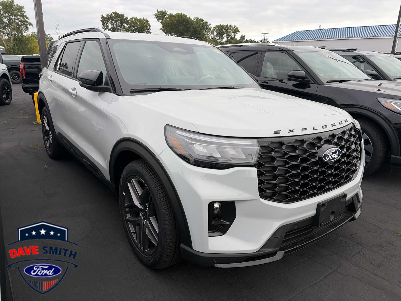 Avalanche Gray 2027 Ford Explorer SUV / Crossover All-Wheel Drive Automatic