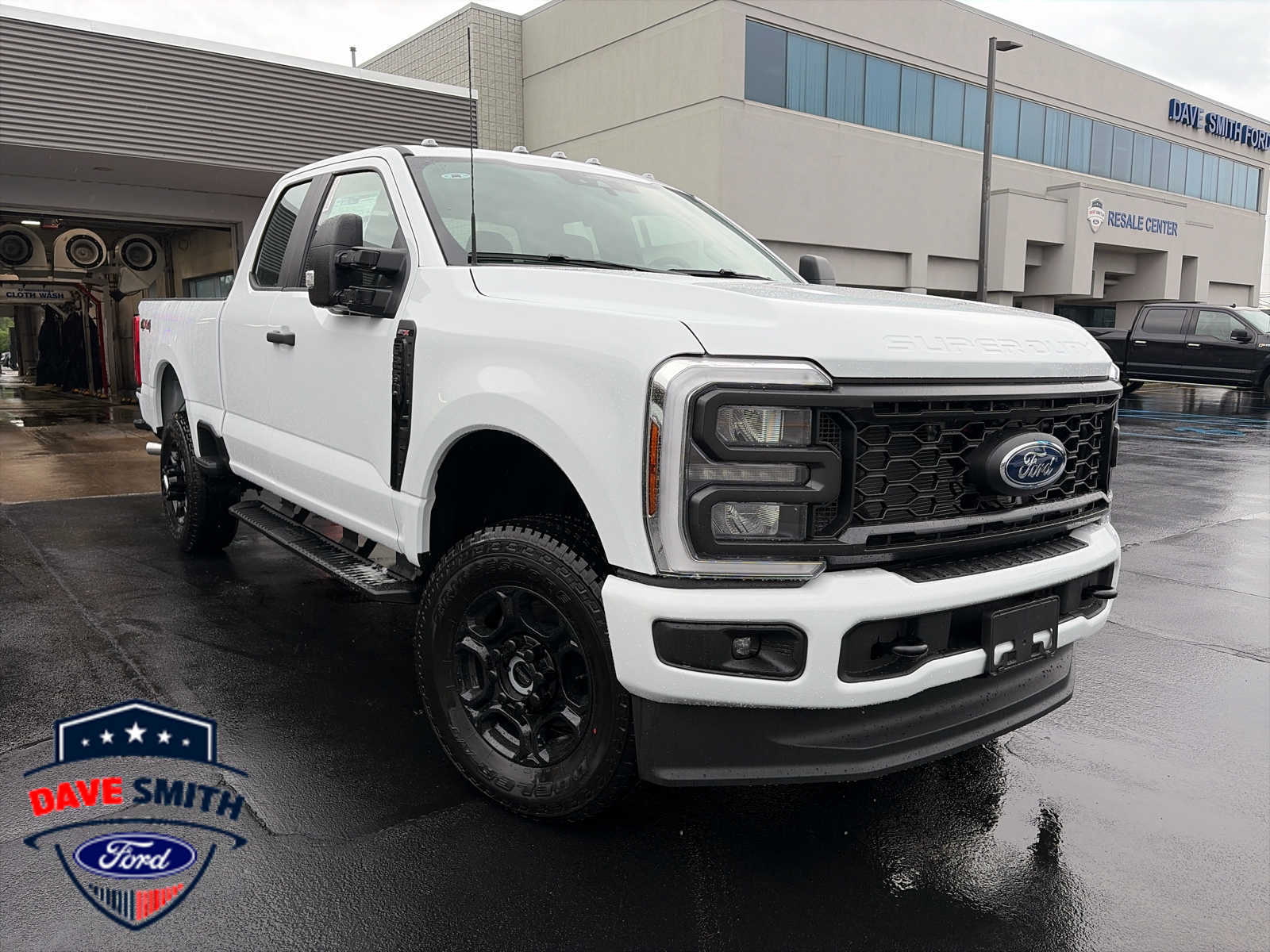 Oxford White 2026 Ford F-250 Super Duty Pickup Truck Four-Wheel Drive Automatic