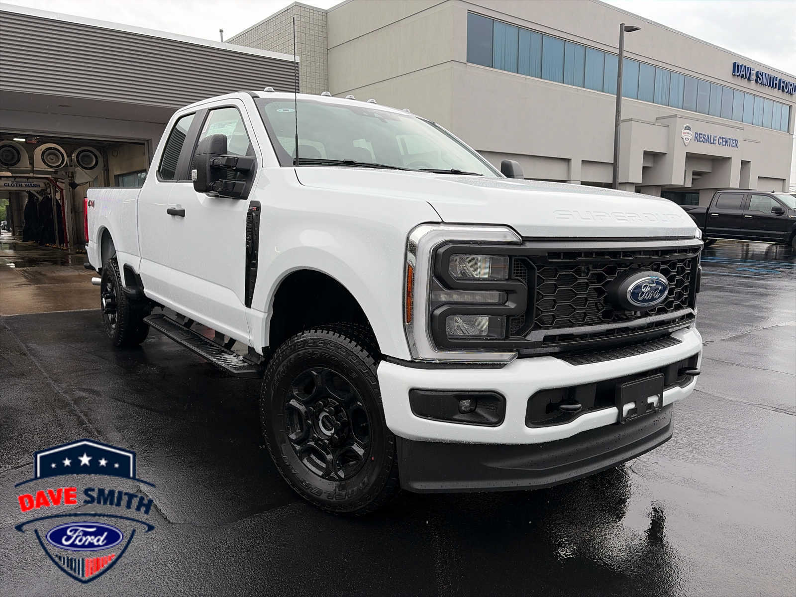 Oxford White 2026 Ford F-250 Super Duty Pickup Truck Four-Wheel Drive Automatic