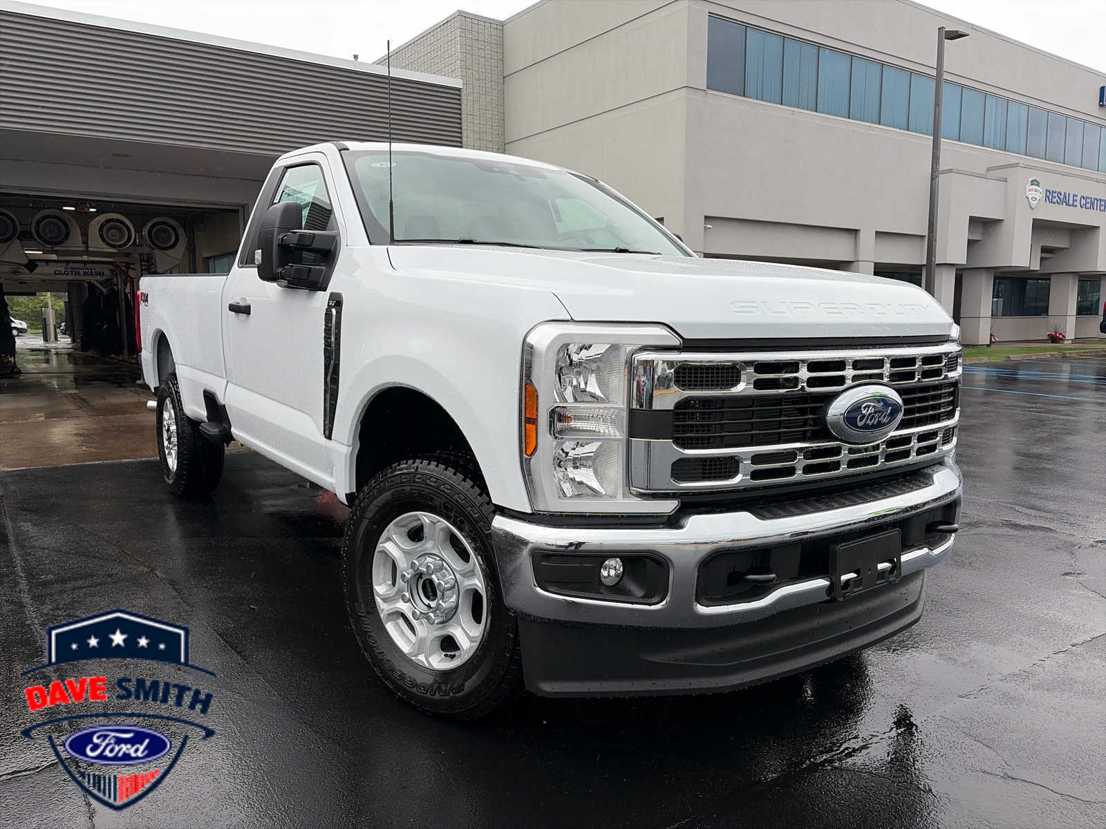 Oxford White 2026 Ford F-250 Super Duty Pickup Truck Four-Wheel Drive Automatic