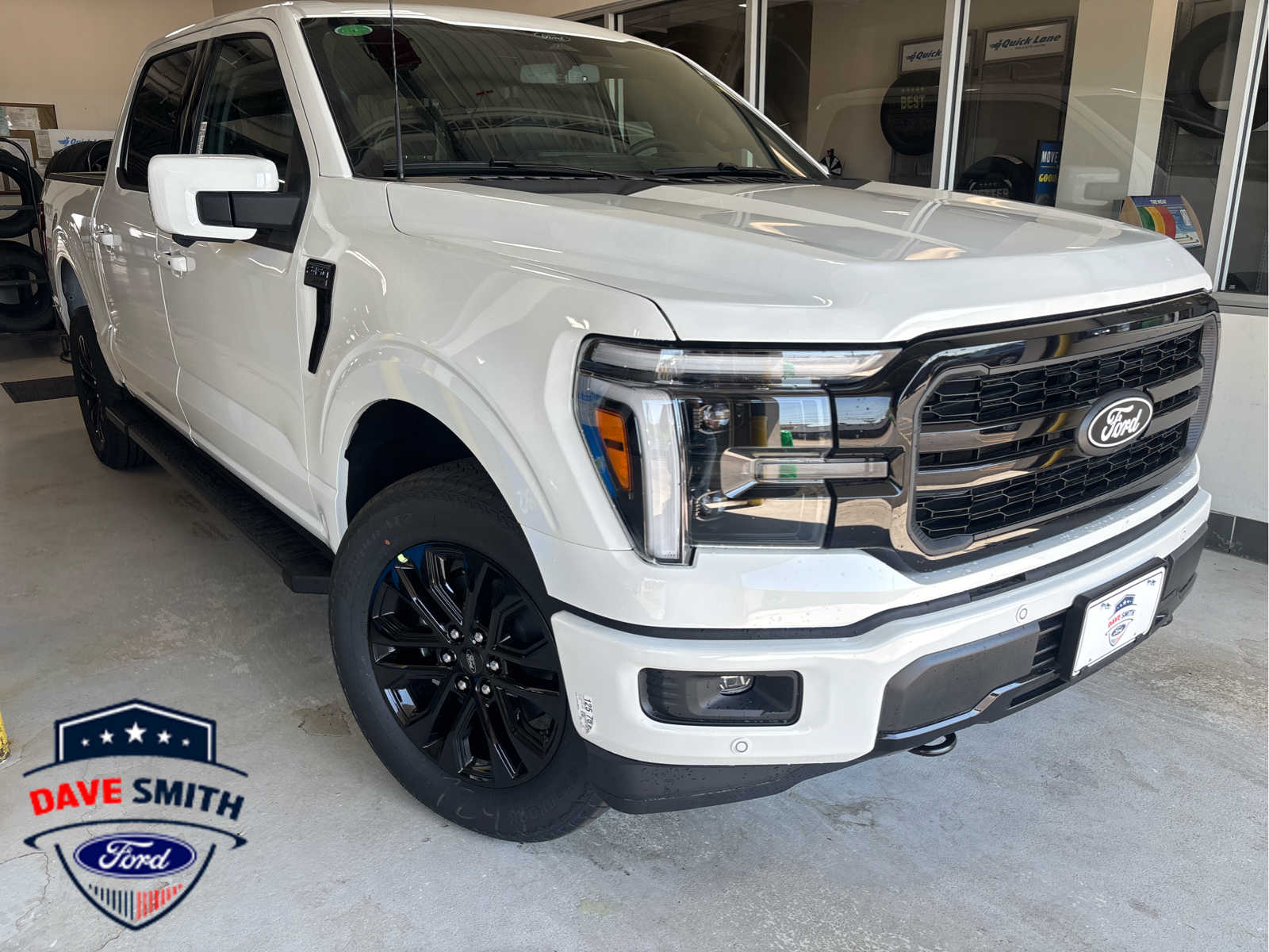 Star White Metallic Tri-Coat 2026 Ford F-150 Lariat SuperCrew 4WD Pickup Truck Four-Wheel Drive Automatic