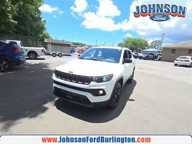 Bright White Clearcoat 2025 Jeep Compass Altitude 4WD SUV / Crossover 8-Speed Automatic