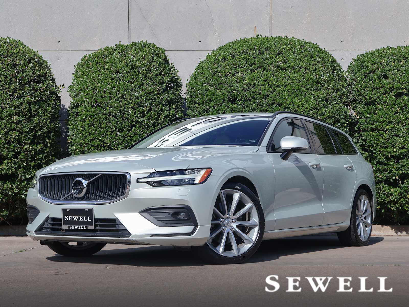 2020 Volvo V60 Momentum