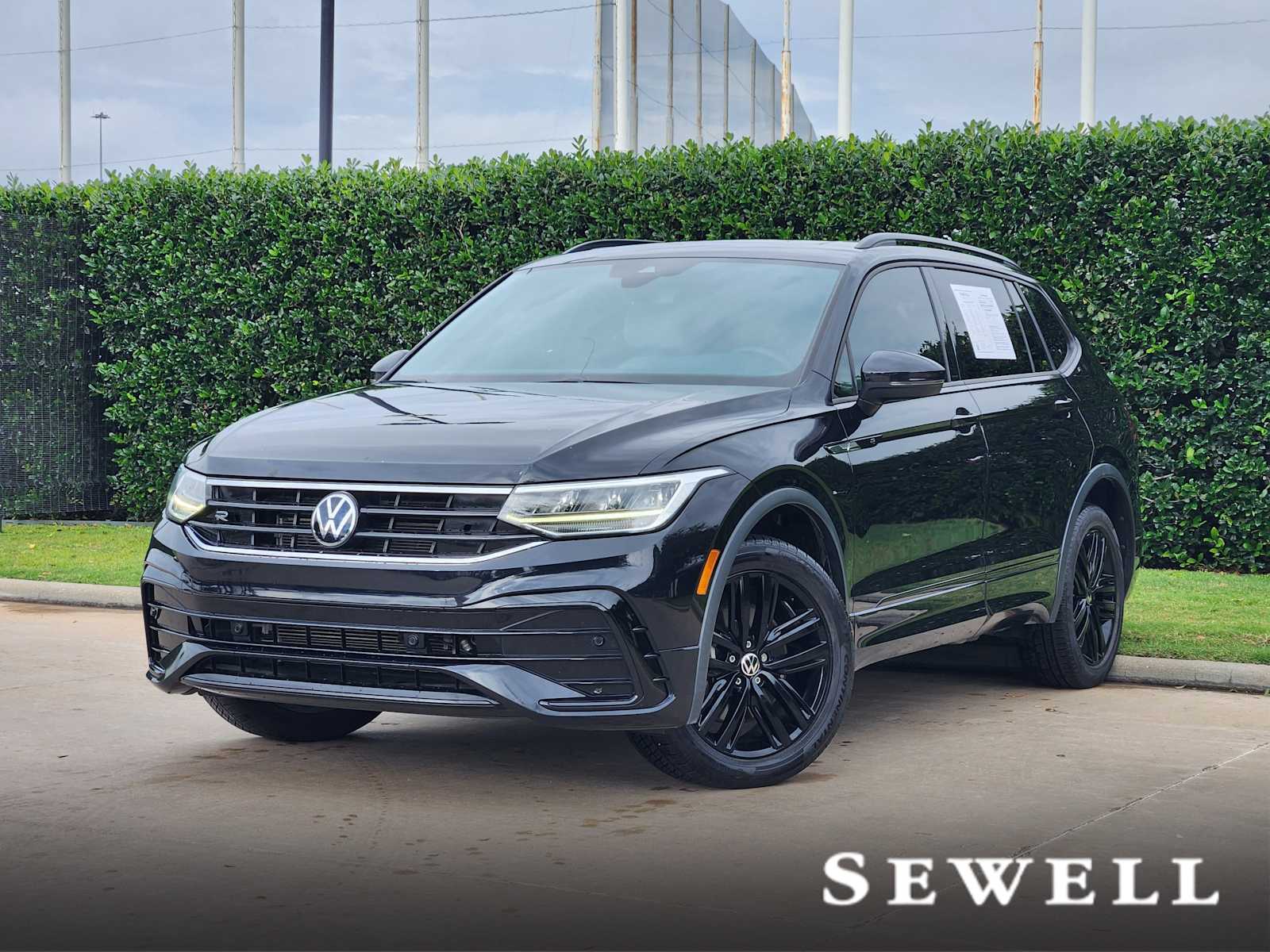 2022 Volkswagen Tiguan SE R-Line Black