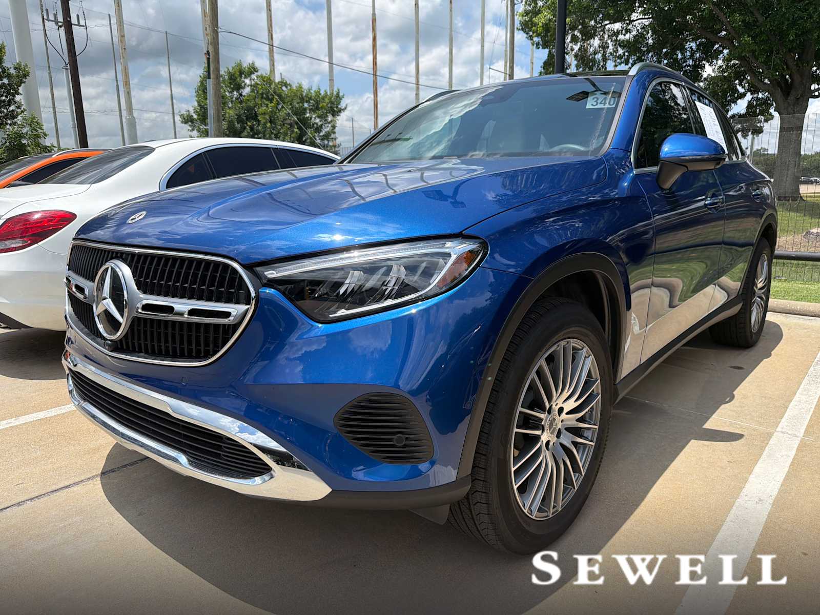 2026 Mercedes-Benz GLC GLC 300's photo