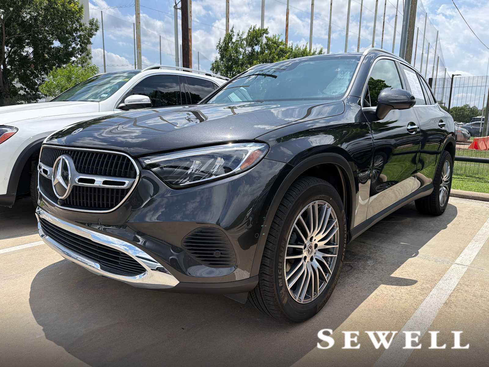 2026 Mercedes-Benz GLC GLC 300's photo